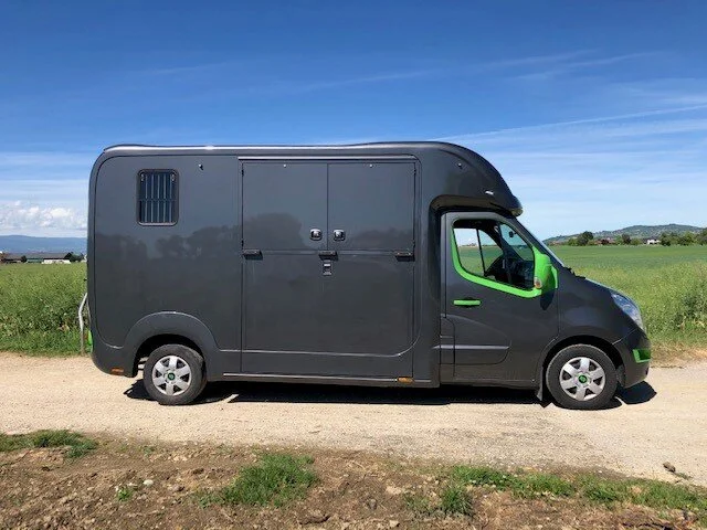 Location Vehicule Chevaux 2025