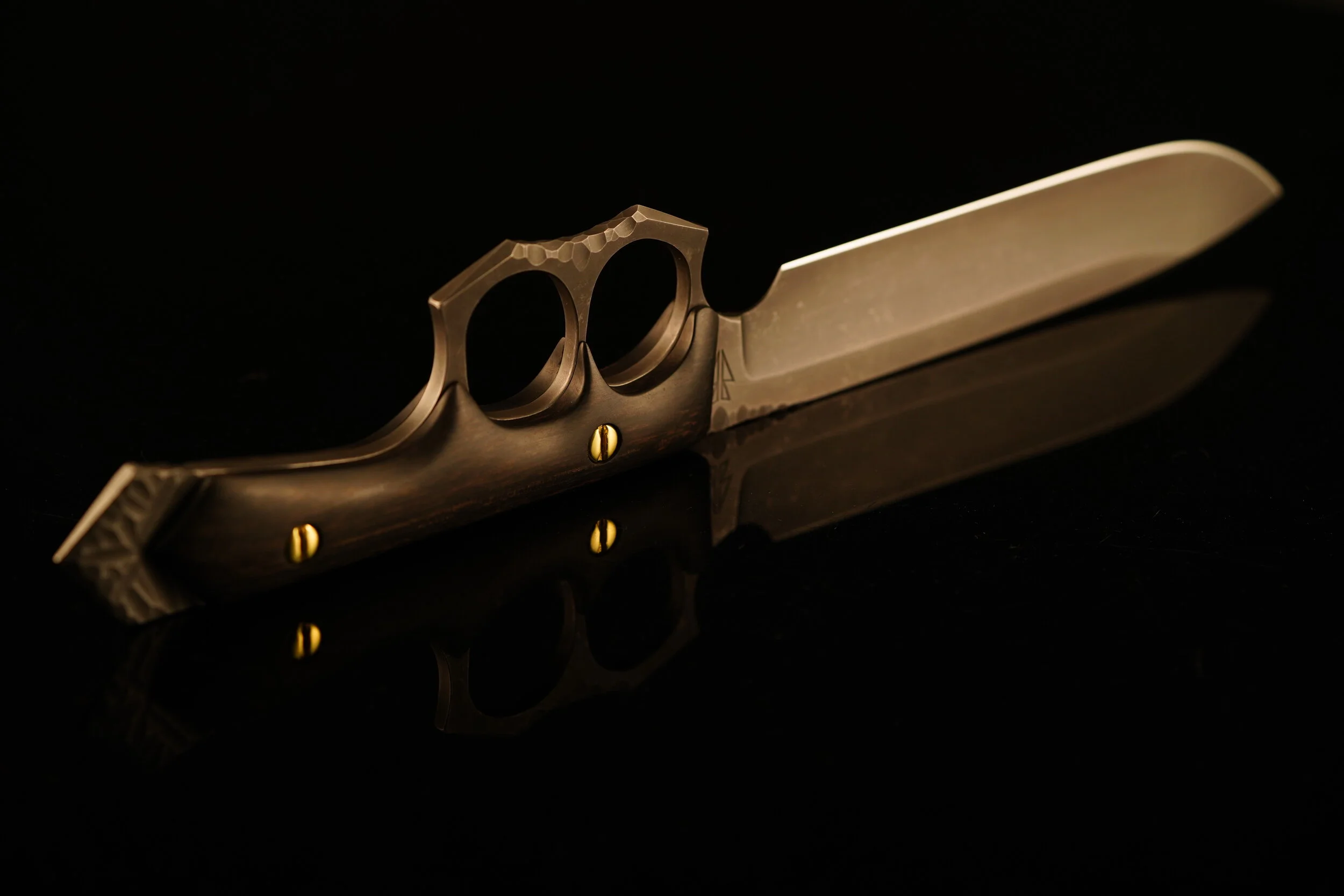 Knapped Ebony Knuckler