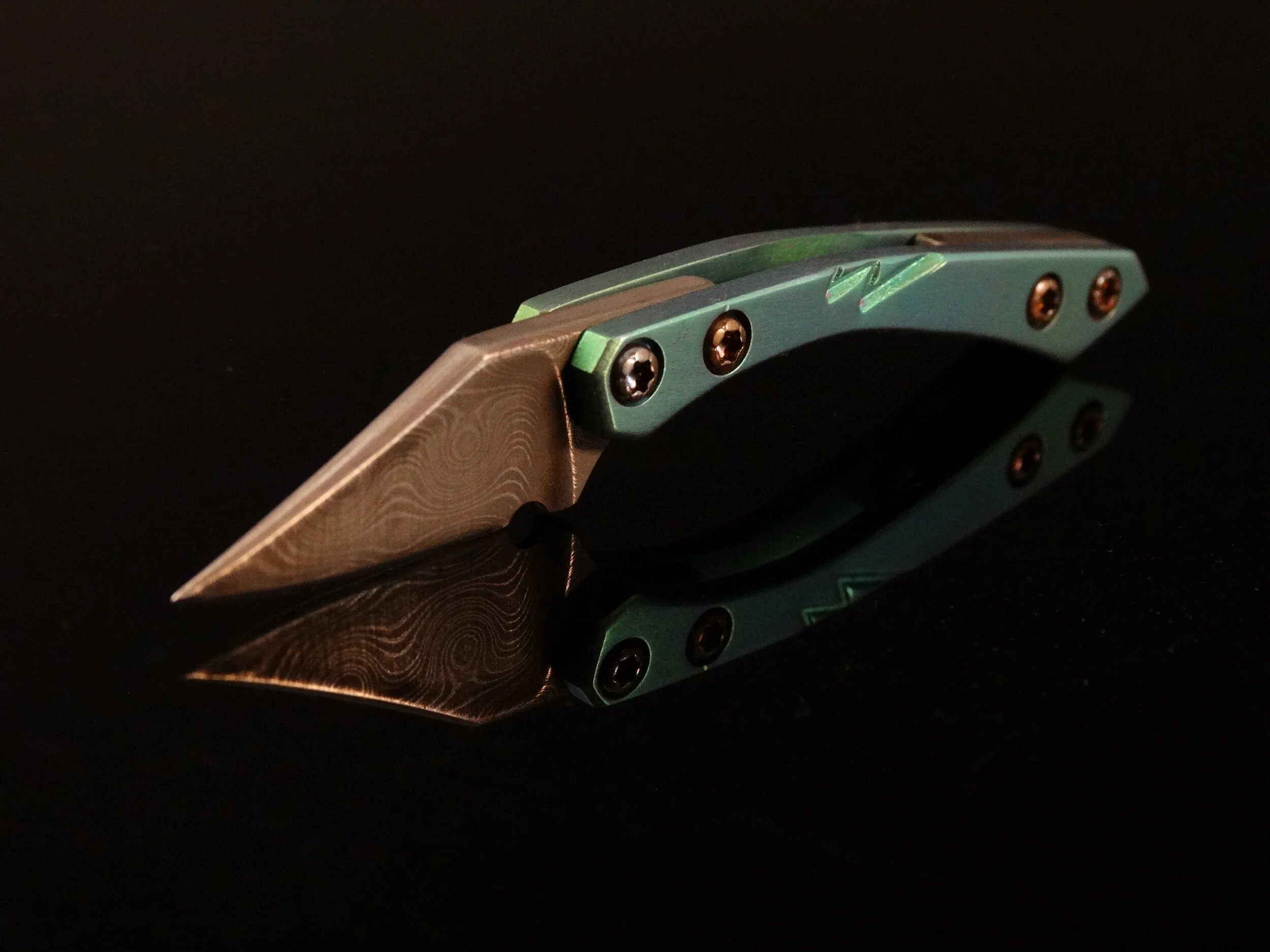 Damascus and Titanium Scralpel