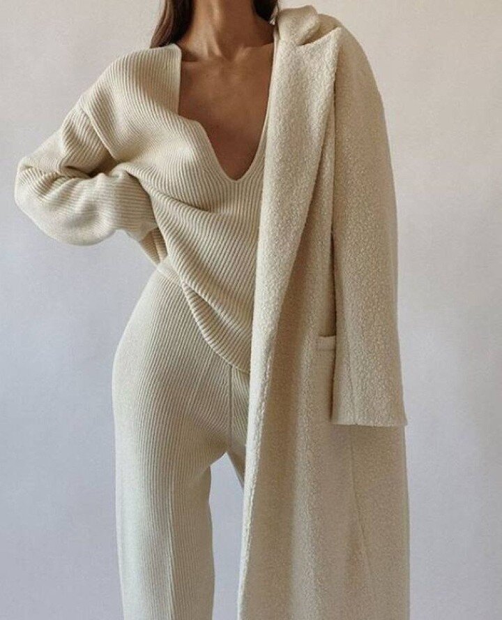 wear things that make you feel sexy, if you don't feel great in it, get rid of it⁠
.⁠
.⁠
.⁠
.⁠
.⁠
#andswiperight #highvaluewoman #highstandards #datingadvice #datingcoach #elitedatingcoach #datingcoachforwomen #onlinedating #artofseduction #sophistic