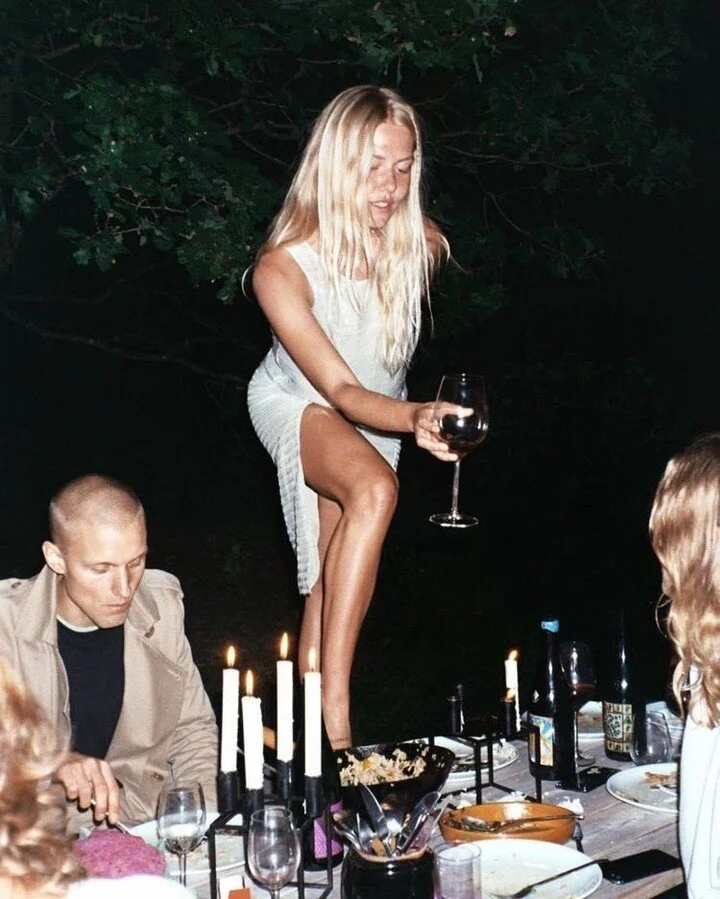 don't just attend the party, make the party⁠
.⁠
.⁠
.⁠
.⁠
.⁠
#andswiperight #highvaluewoman #highstandards #datingadvice #datingcoach #elitedatingcoach #datingcoachforwomen #onlinedating #artofseduction #sophisticatedwomen #highdatingstandards #sophis