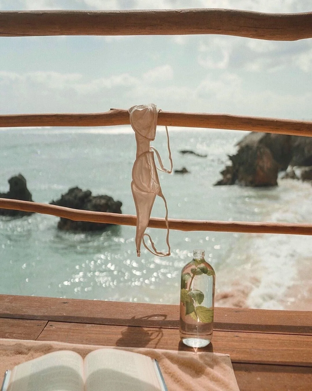 beach daze⁠
.⁠
.⁠
.⁠
.⁠
.⁠
#andswiperight #highvaluewoman #highstandards #datingadvice #datingcoach #elitedatingcoach #datingcoachforwomen #onlinedating #artofseduction #sophisticatedwomen #highdatingstandards #sophisticatedwoman #wildwoman #feminine