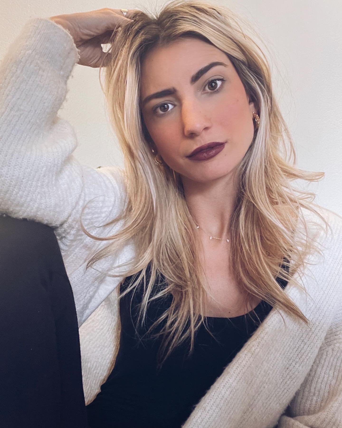 Couples Relationship Coach, Chloe Miller, founder of AND, SWIPE RIGHT