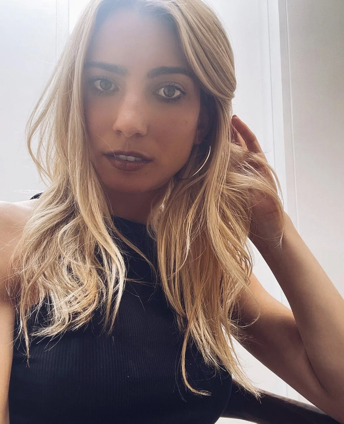 Dating & Relationship Coach, Chloe Miller, founder of AND, SWIPE RIGHT