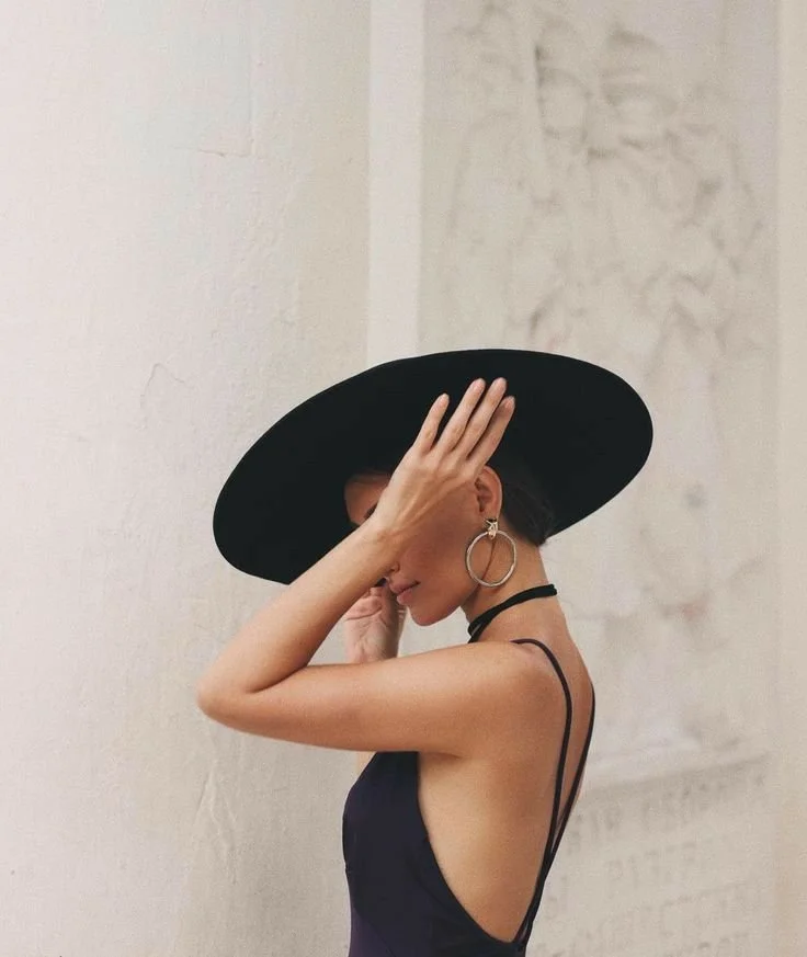 Dating & Relationship Coach, AND, SWIPE RIGHT , Chloe Miller