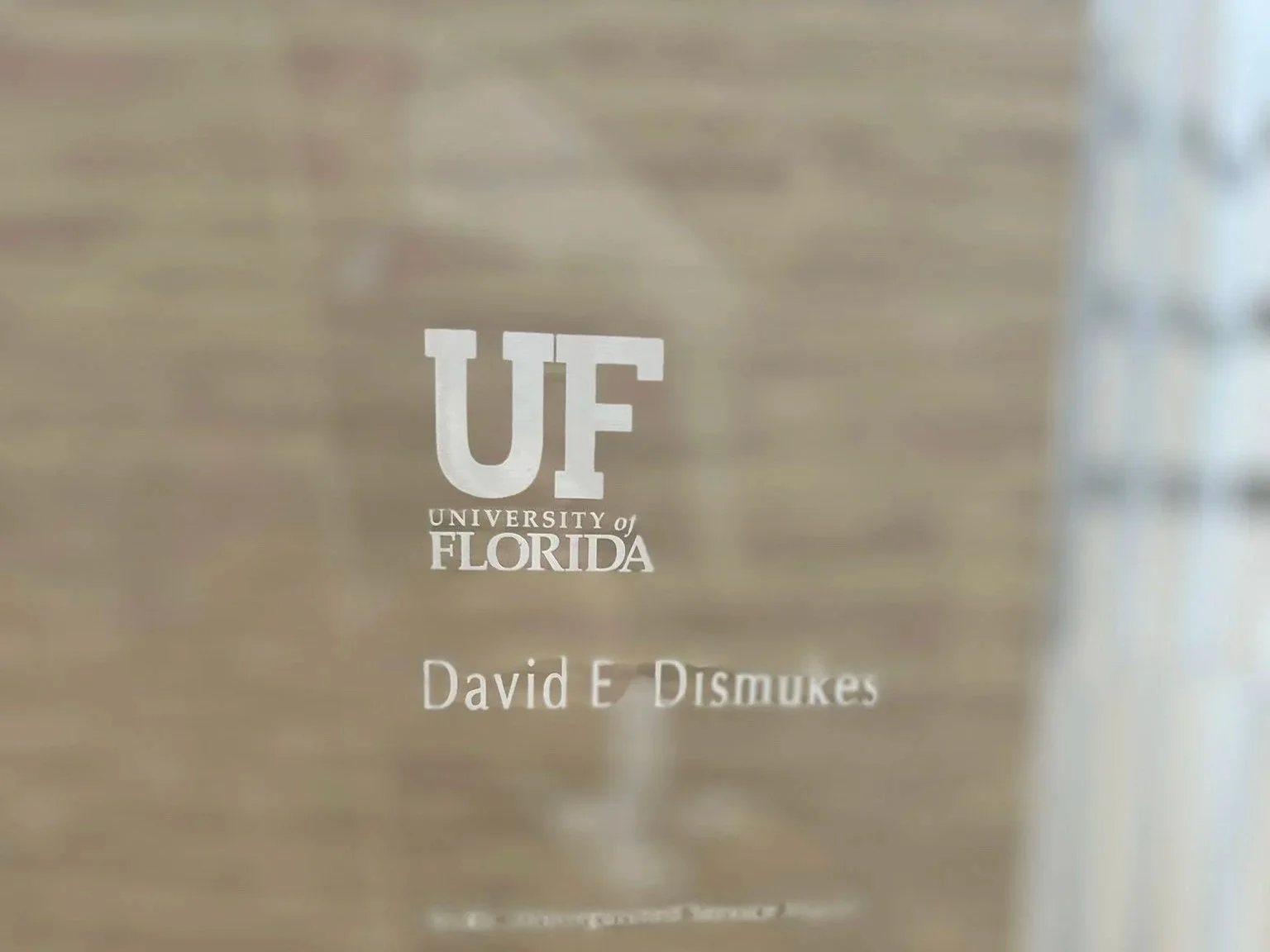 DR. DISMUKES RECEIVES PURC DISTINGUISHED SERVICE AWARD