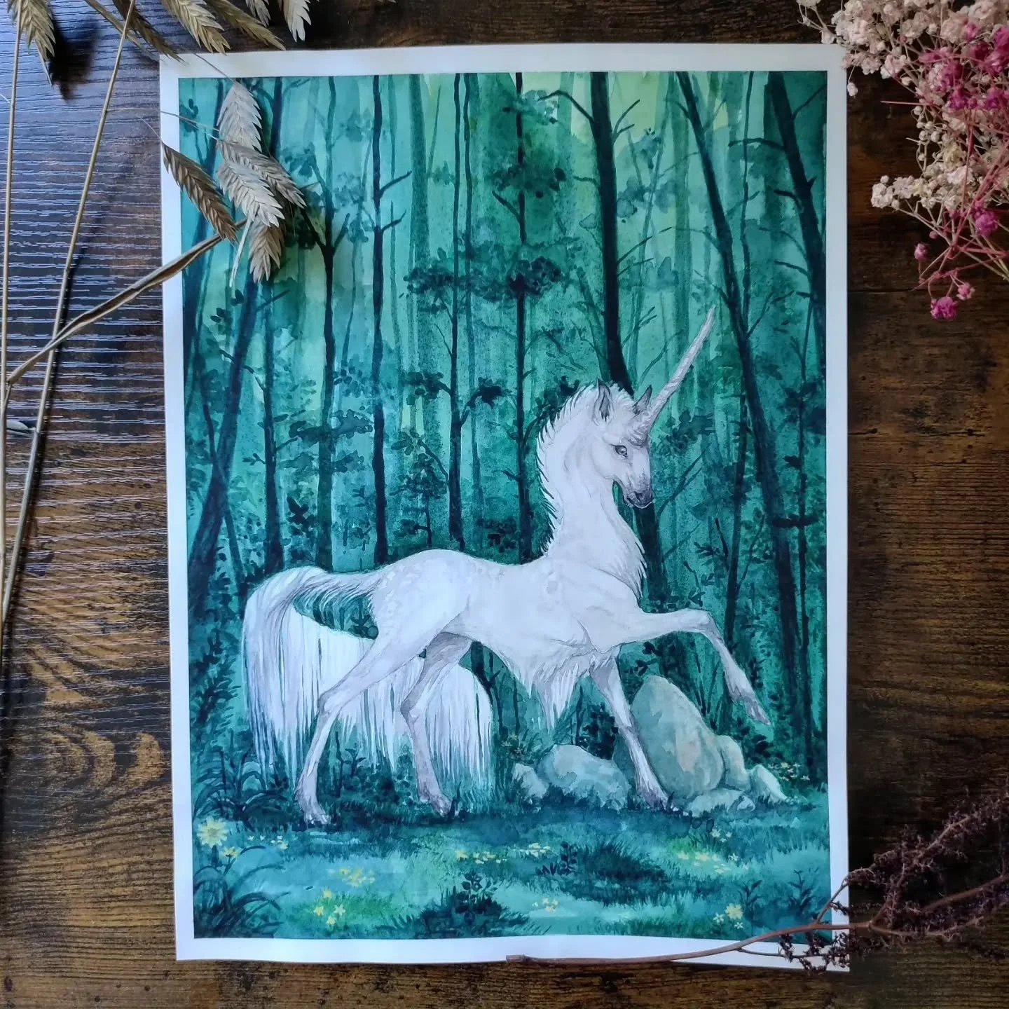 🦄 throw back to one of my favourite paintings. Swipe to see the step by step !

#unicorn #unicornart #traditionalart #forestcreature #throwbackthursday #wip #stepbystep #trusttheprocess