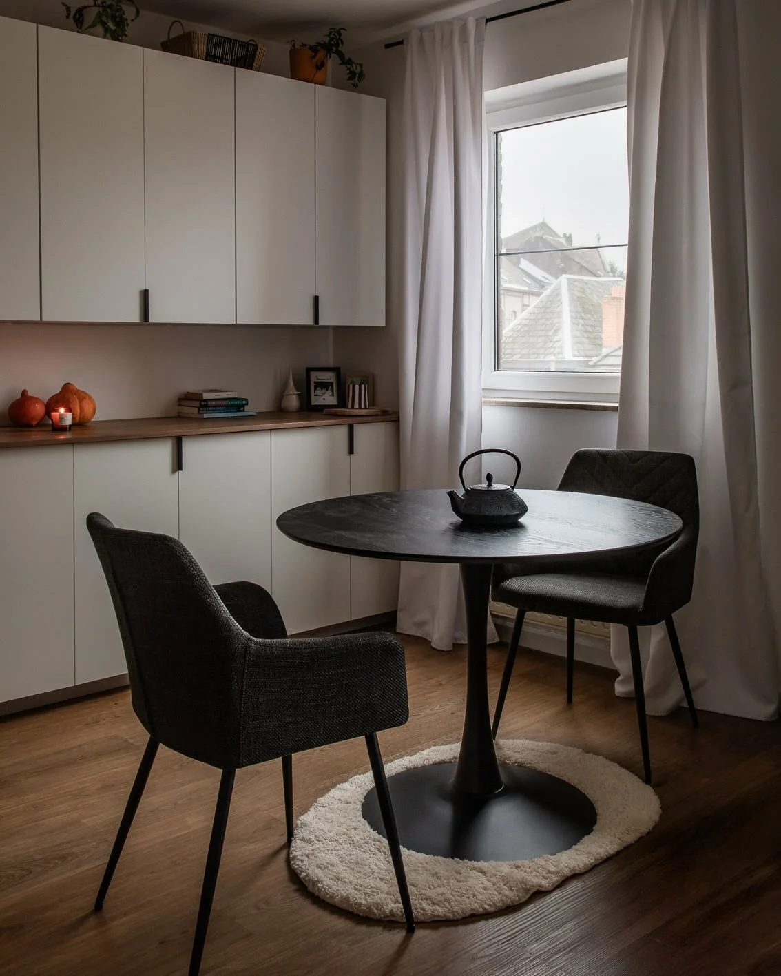 Des droites et des courbes&hellip; pour faire parler un espace !
L&rsquo;imagination de Julie (@jumi_decor) se transpose dans les volumes et les mati&egrave;res&hellip;

#interiordesign #interiorphotography #interiorlove #photographebrabantwallon