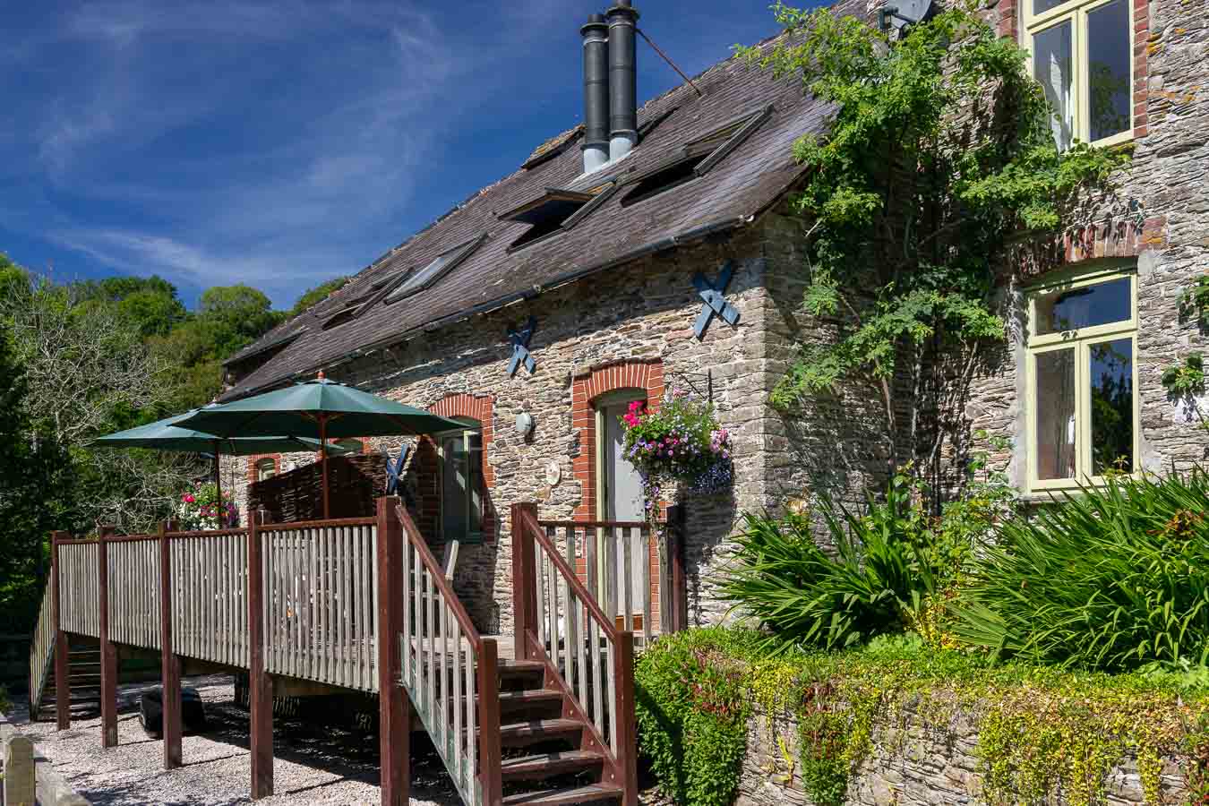 Cartwheel, holiday cottage with open fire, sleeps 4 people. Flear Farm, Devon.