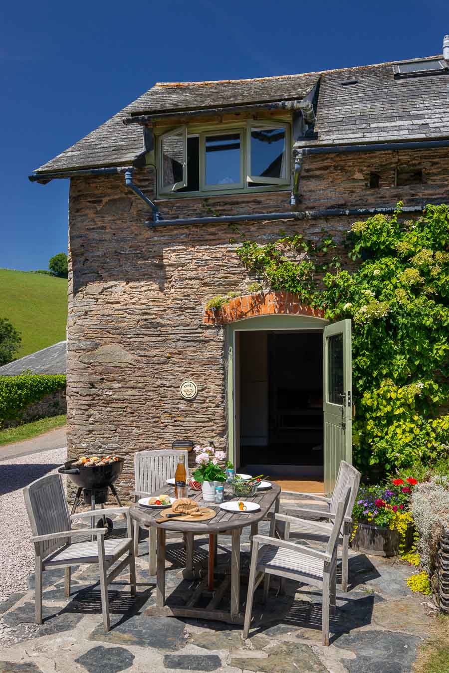 Duck's Nest Devon luxury holiday cottage for family of 5.