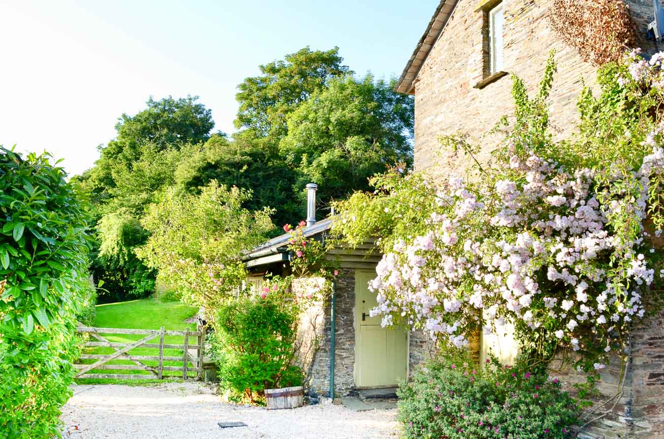 The Linhay, baby-friendly holiday cottage that sleeps 4 people. Flear Farm, Devon.