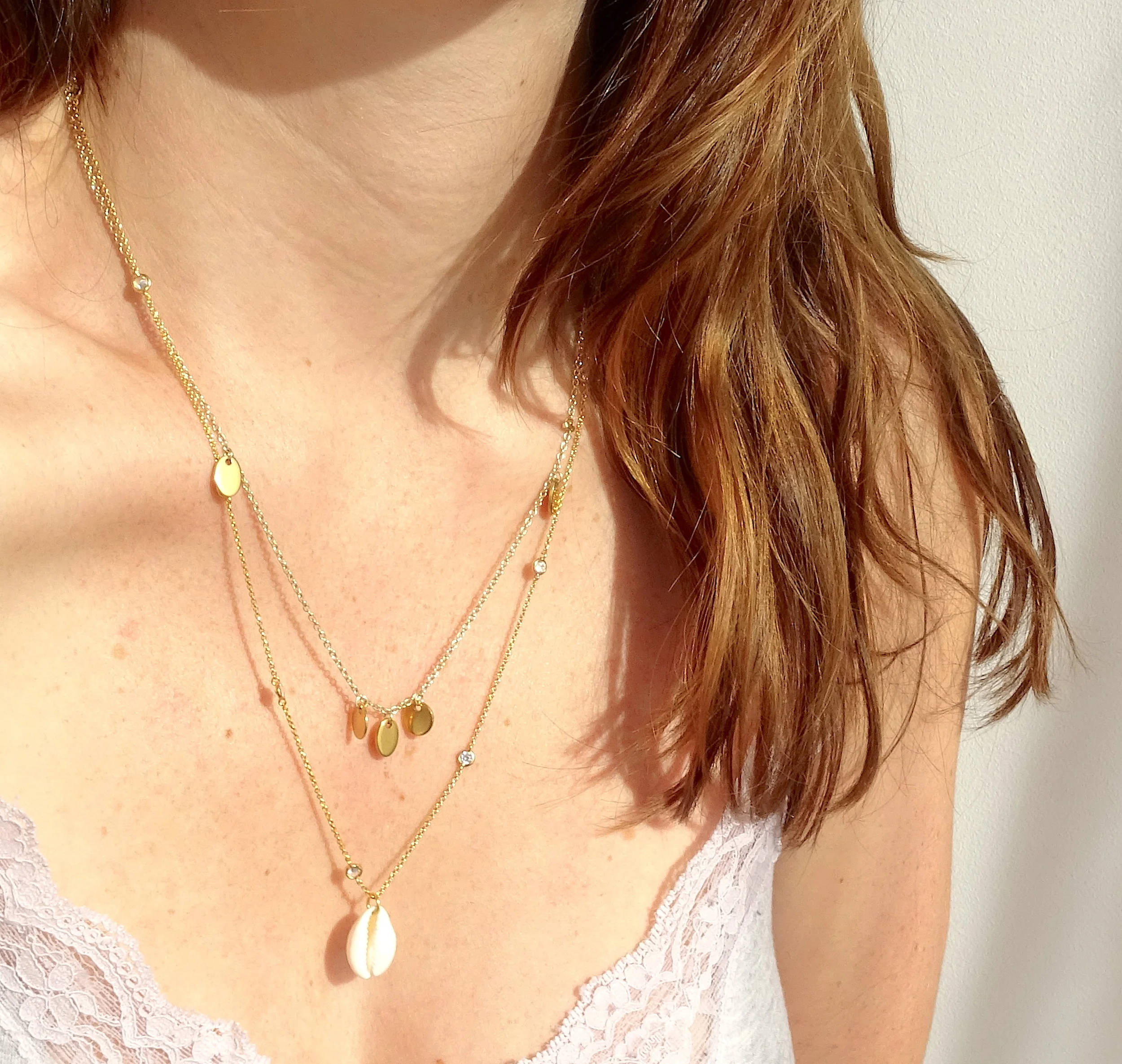 Collier Vania bijou de createur fait main en france chaîne dorée plaquée or Lazuli paris