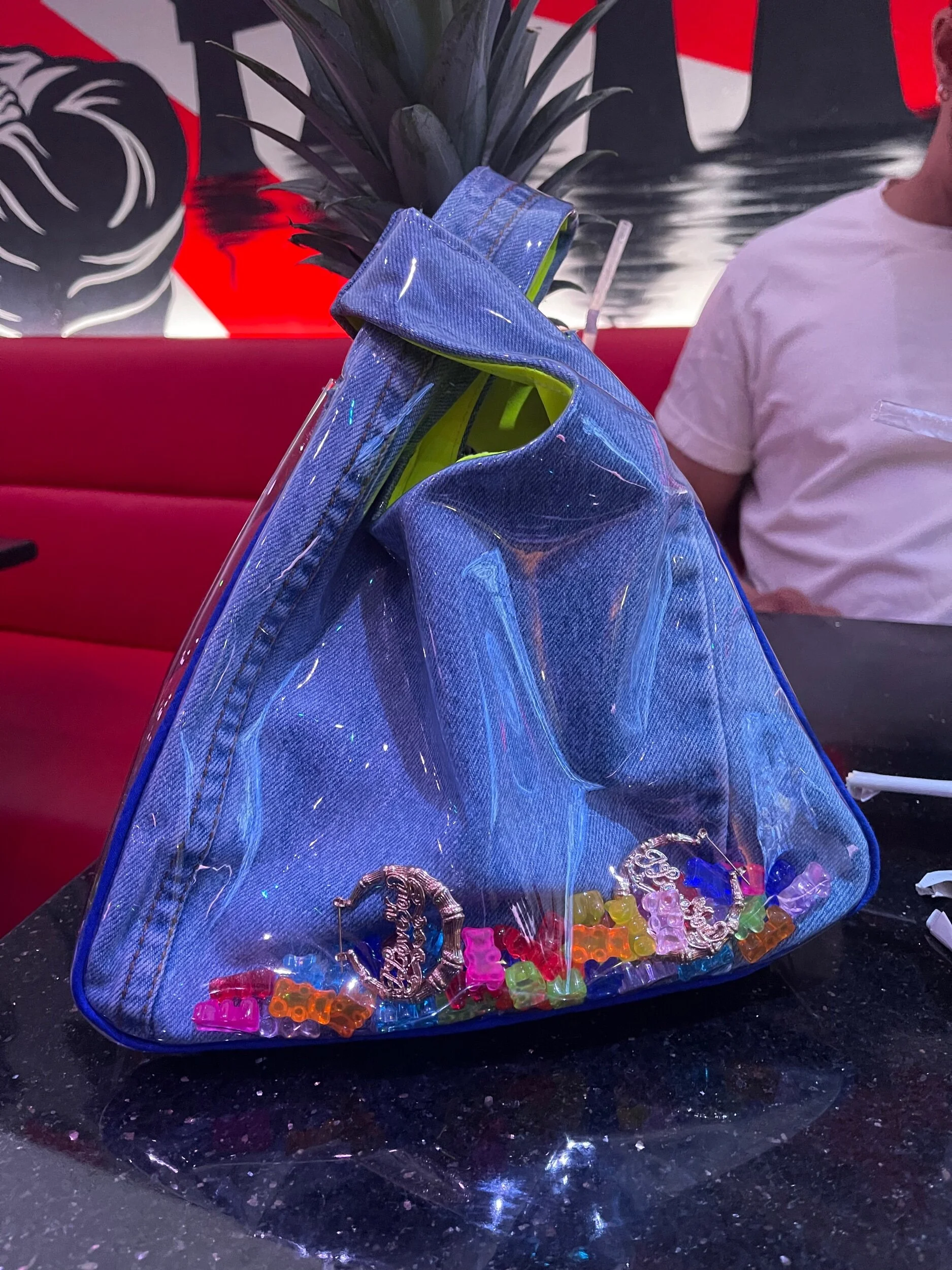 AF641453-6FA2-4D7C-AA79-C2C3CFDD4859