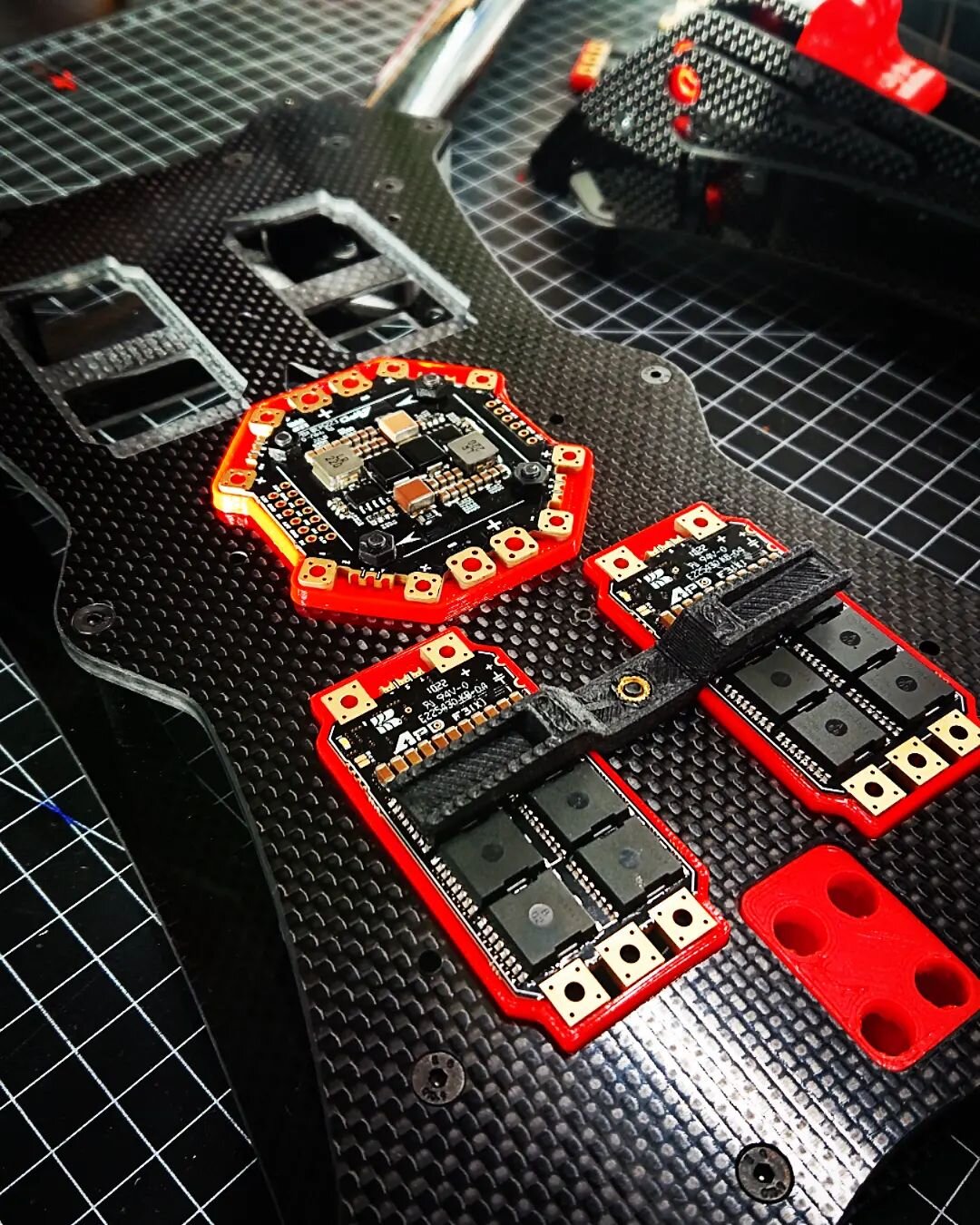 The APD components are reliable and well performed products, but they require attention with placement and fixation to the frame. Here is our concept how to make it properly. Main plate has cutouts for each esc, which are covered with TPU for more pr