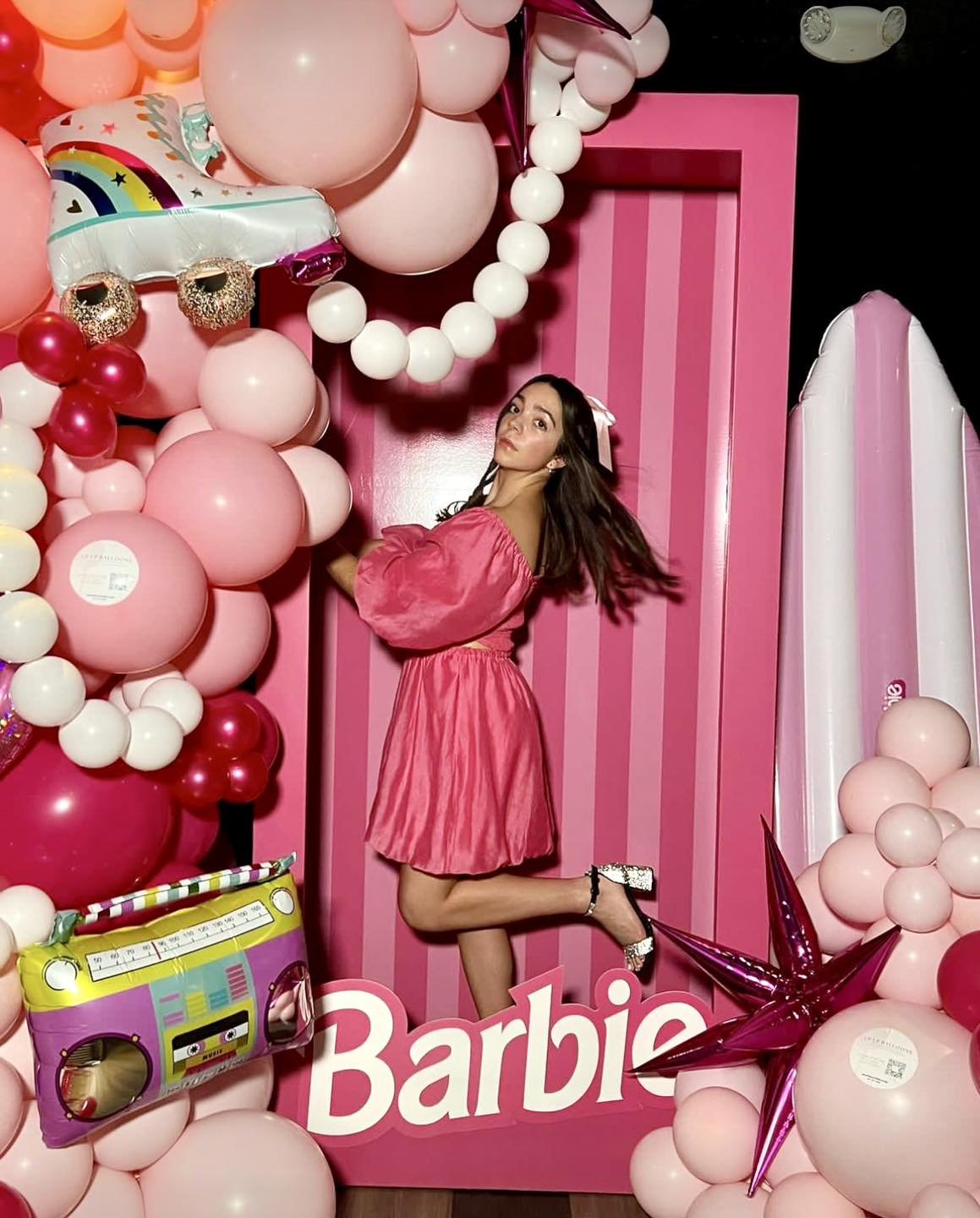 Barbie, it's time to party in style! 💃✨ 

Let Up Up Balloons infuse your event with color and fun, transforming every moment into a fabulous celebration! 

Whether it's a Barbie-themed birthday bash or a glamorous soir&eacute;e, our vibrant balloon 