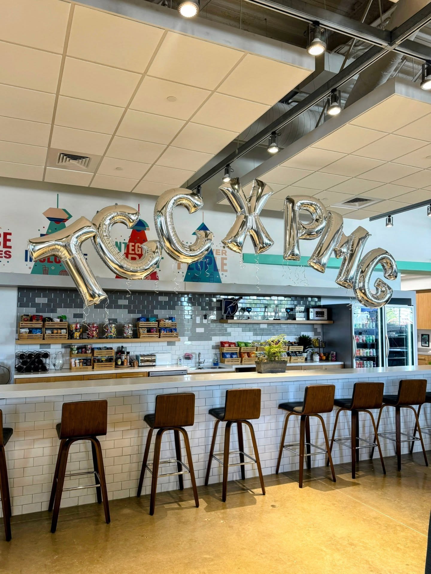 🎈 Big Letters - Bigger Moments ✨
Make a statement that everyone will remember! Our custom foil arches are the spotlight-stealing decor for corporate events, birthdays, graduations and more!

💌 DM us to elevate your next celebration with a touch of 