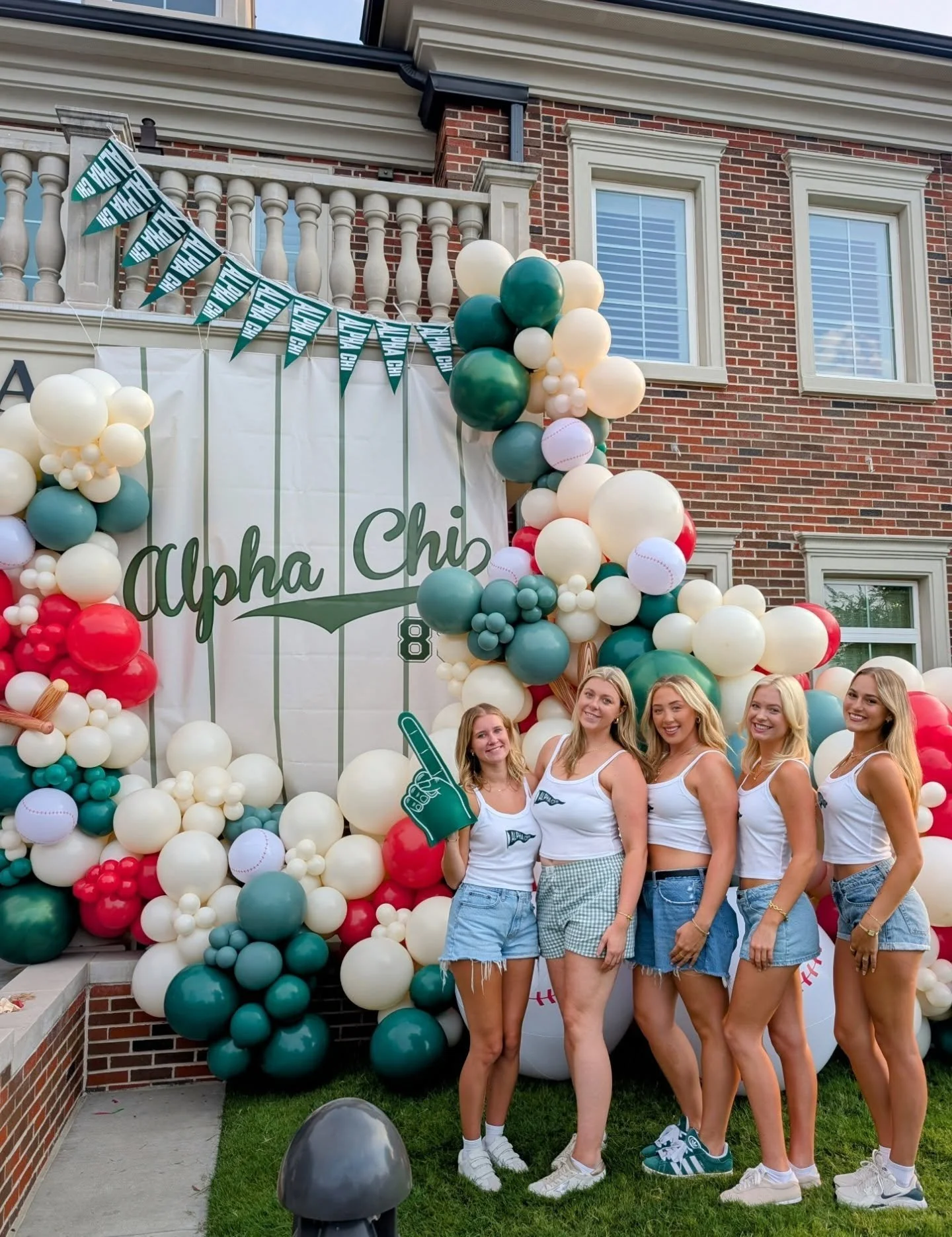 AXO Work Week Wonderland 🩷✨
The stage was set for a recruitment week like no other and we have loved every minute of it! Alpha Chi is almost ready to roll out the pink carpet for PNMs 💕

#workweekglowup #alphachiomega #smurecruitment #UpUpBalloons 