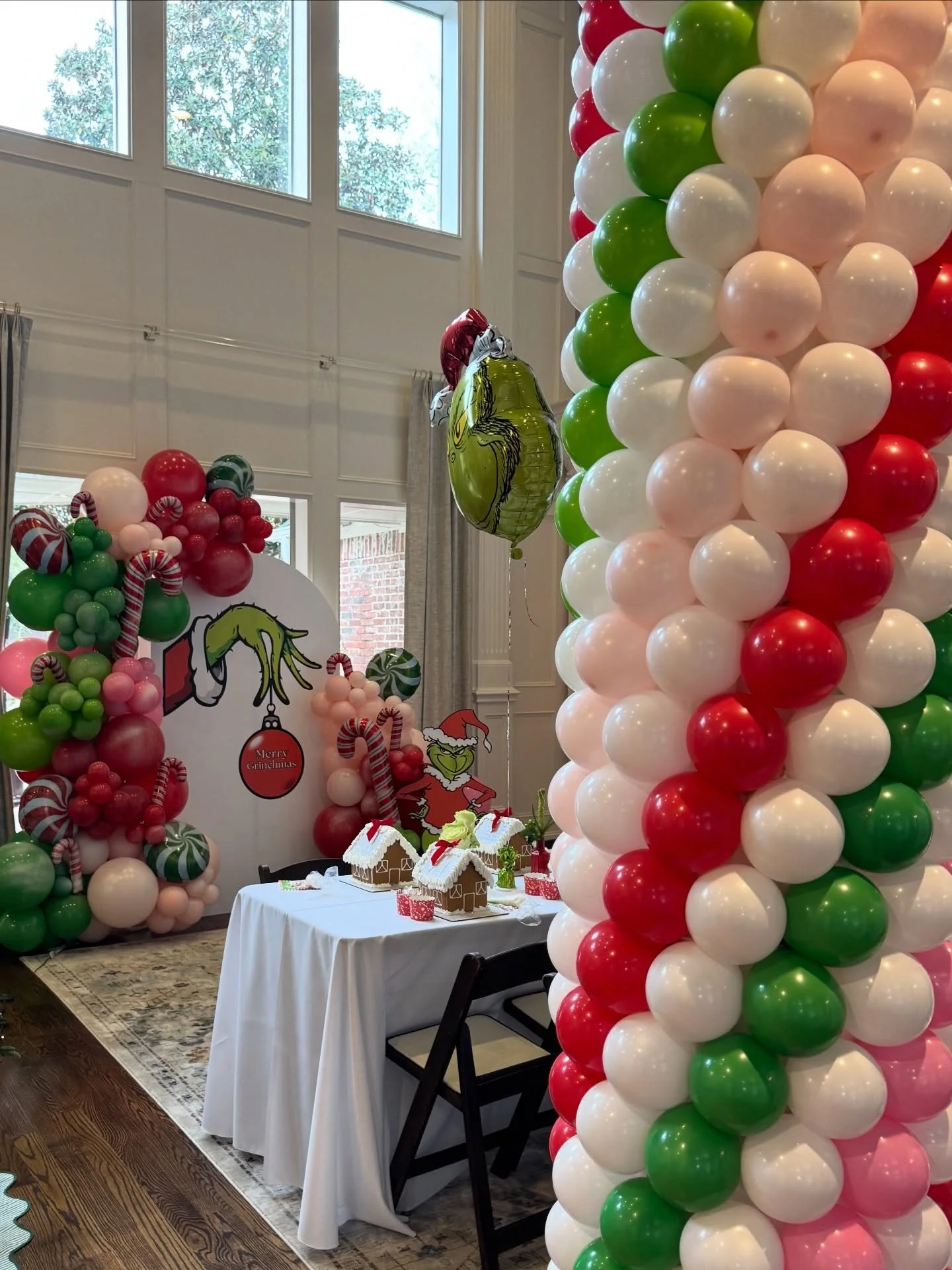 🎄Holidays with Grinch and Gingerbread Houses! 🎄

Cheerful balloons adding the cheer and fun for this holiday celebration.  Oh, and did you see the Gingerbread houses waiting for the finishing touches?

 #BalloonGarland #BalloonDecorDFW #GrinchBallo
