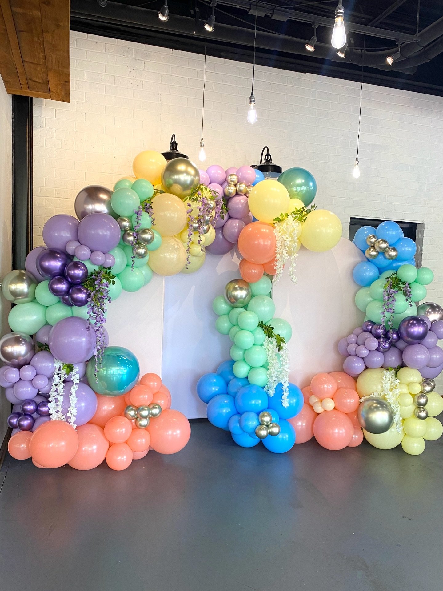 Easter is coming 🐰🌷

From fun installs to statement backdrops, we&rsquo;ve got all the spring vibes covered ✨

Perfect for brunch, egg hunts, church events, or hosting at home.

Limited spots for Easter weekend&mdash;don&rsquo;t wait!
📩 DM to book