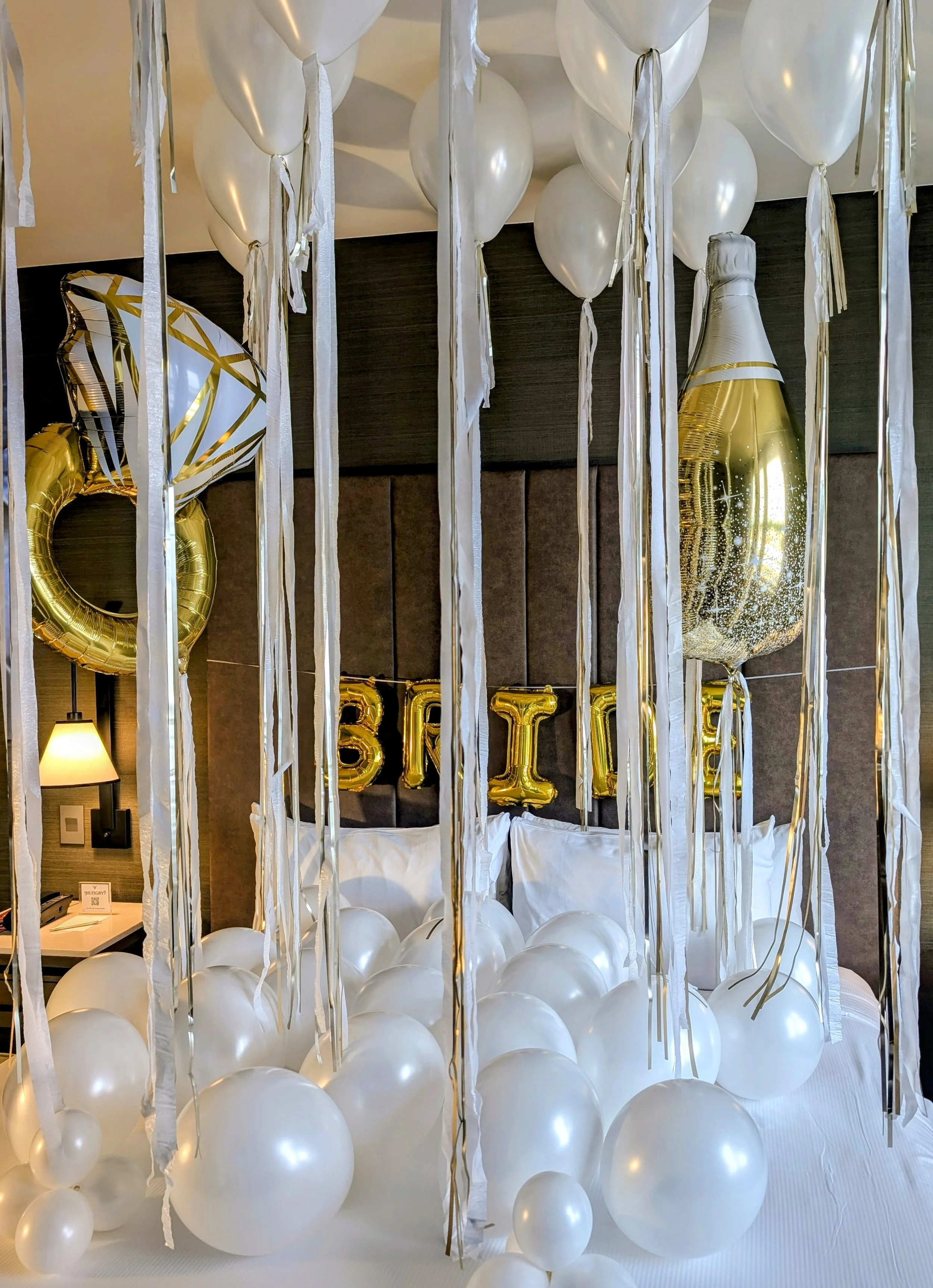 ceiling-balloons-with-streamers-hotel-fort-worth.jpg