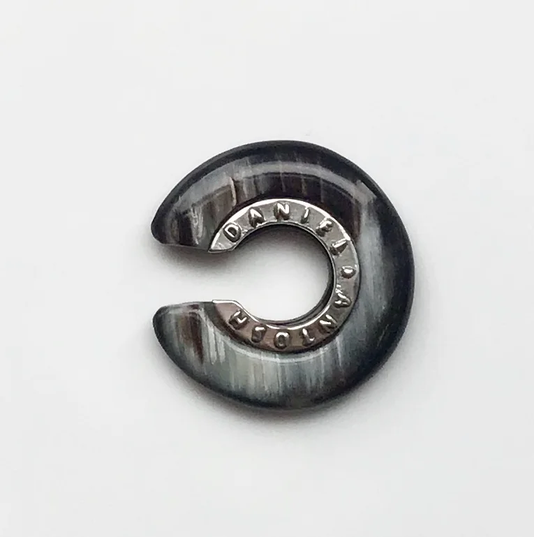 Black Horn Earcuff 26mm