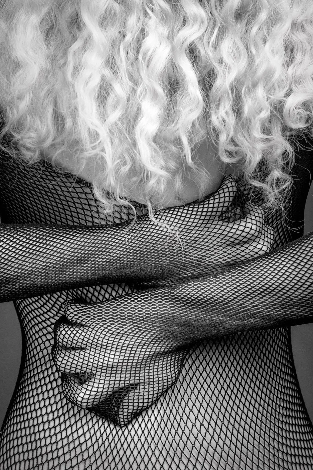Nude with fishnet-98.jpg