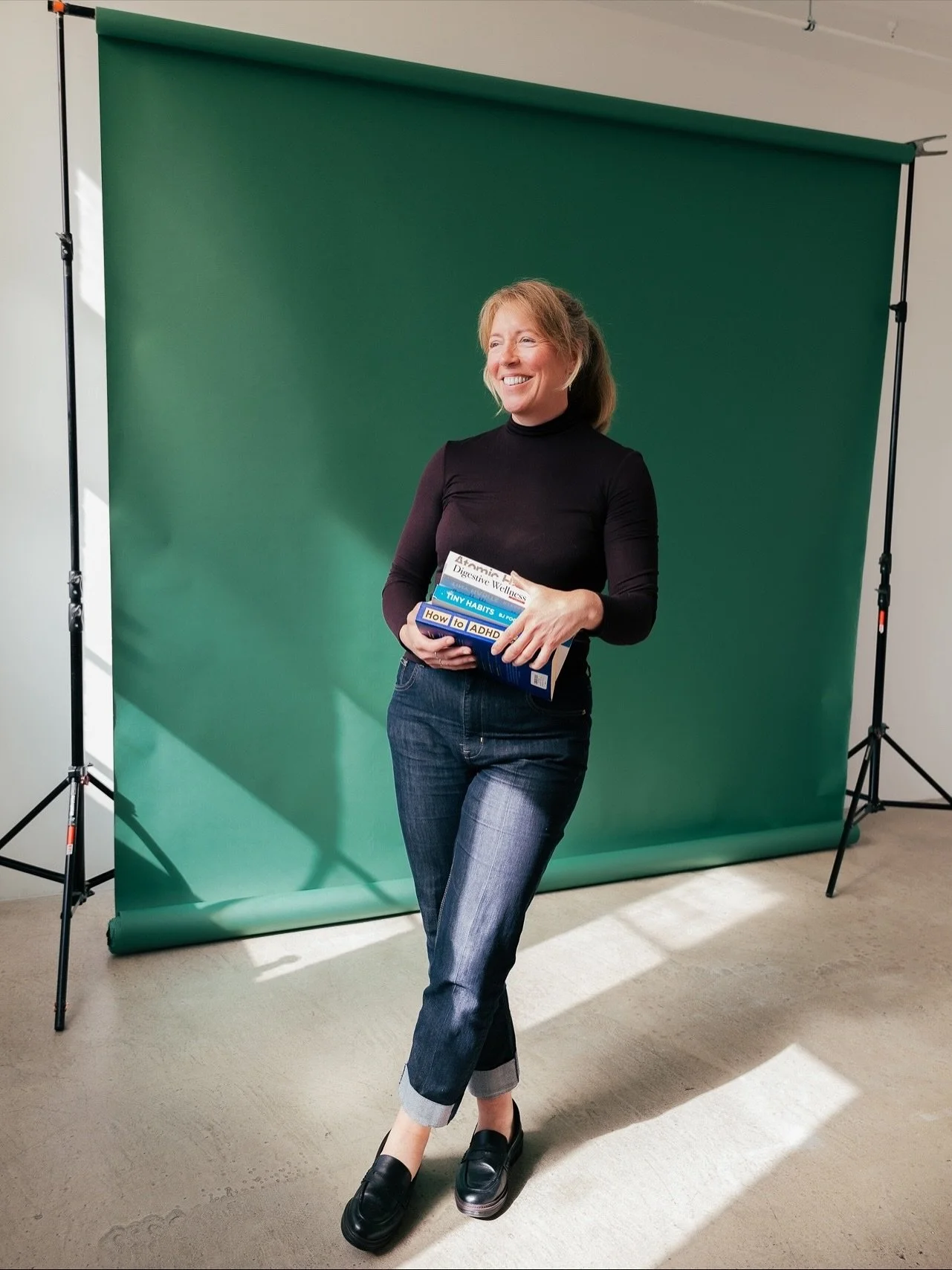 ☀️ Sunset studios ☀️ 

Come and take a peek into a Sunset Studios Power Portrait. Becky gave me a lovely (unprompted!) shout out on LINKED IN about our experience together. Apparantly I&rsquo;m a good fitting shoe - comfortable enough so you can keep