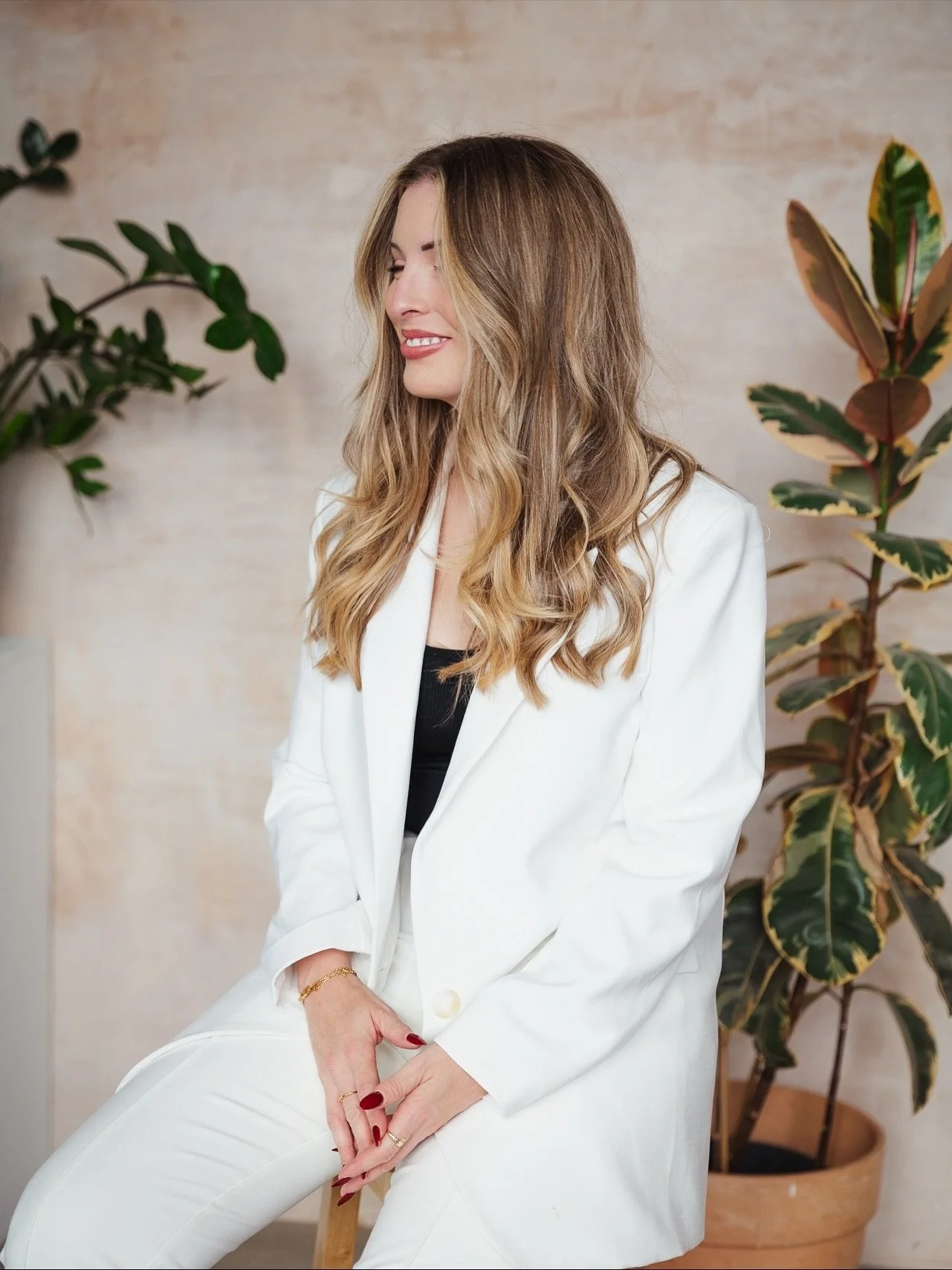 New dates for sunset studios! The last of 2025 🙊 Seipe to see a recent session@incliding some 35mm and 120mm images (available on request)!

✨ MONDAY 1ST DECEMBER ✨ 

9am, 10am and 12pm still available. Who&rsquo;s in? 

Donna x