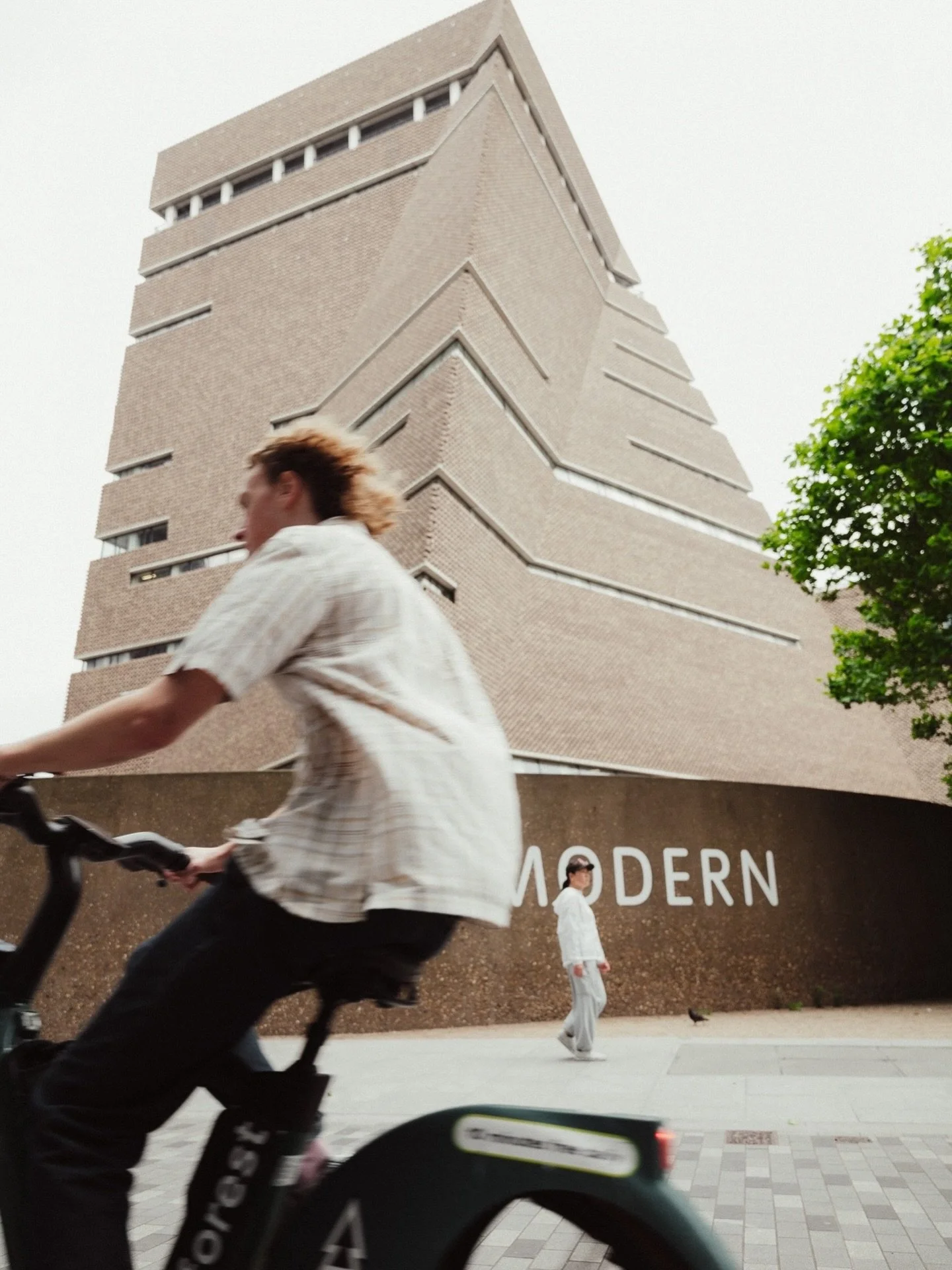 Inset day today and what better start to the year than seeing some ART at the @tate!! Anyone else just adore that @ukthetraitors mission on Saturday night? Probably my favourite one ever 🖼️ 

Donna x