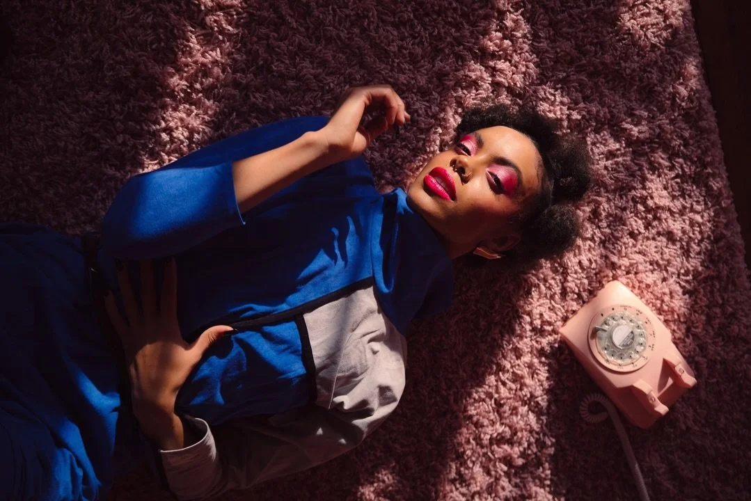 &ldquo;WE ARE MAKING PHOTOGRAPHS TO UNDERSTAND WHAT OUR LIVES MEAN TO US.&rdquo;
- Ralph Hattersley

🩷 💙 ✨ RETRO GLOW was one of my first creative projects where I really had fun! Playing with colour and textures and letting curiosity lead. This ba