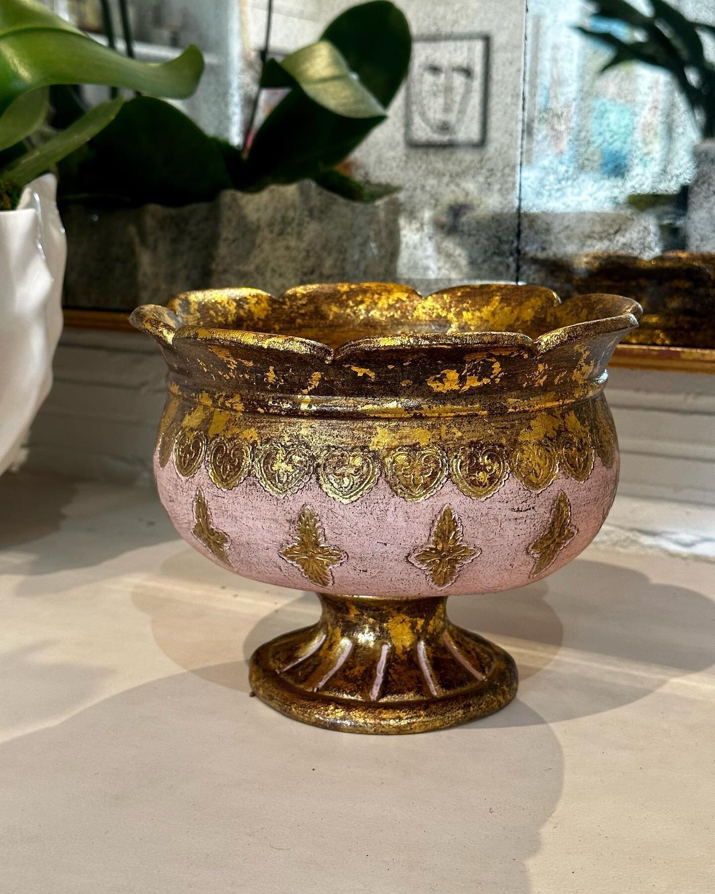 We&rsquo;re in love with our new Spring items coming in! These Florentine planters would be perfect for flowers or some fancy Easter eggs.
#spring #homedecor #springdecor #vintagestyle #florentine #downtownfairhope 
@suzannewinstonandassociates