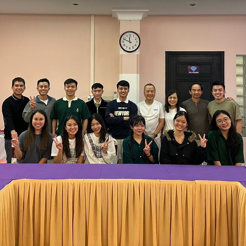 Fun with scholarship recipients in Hue