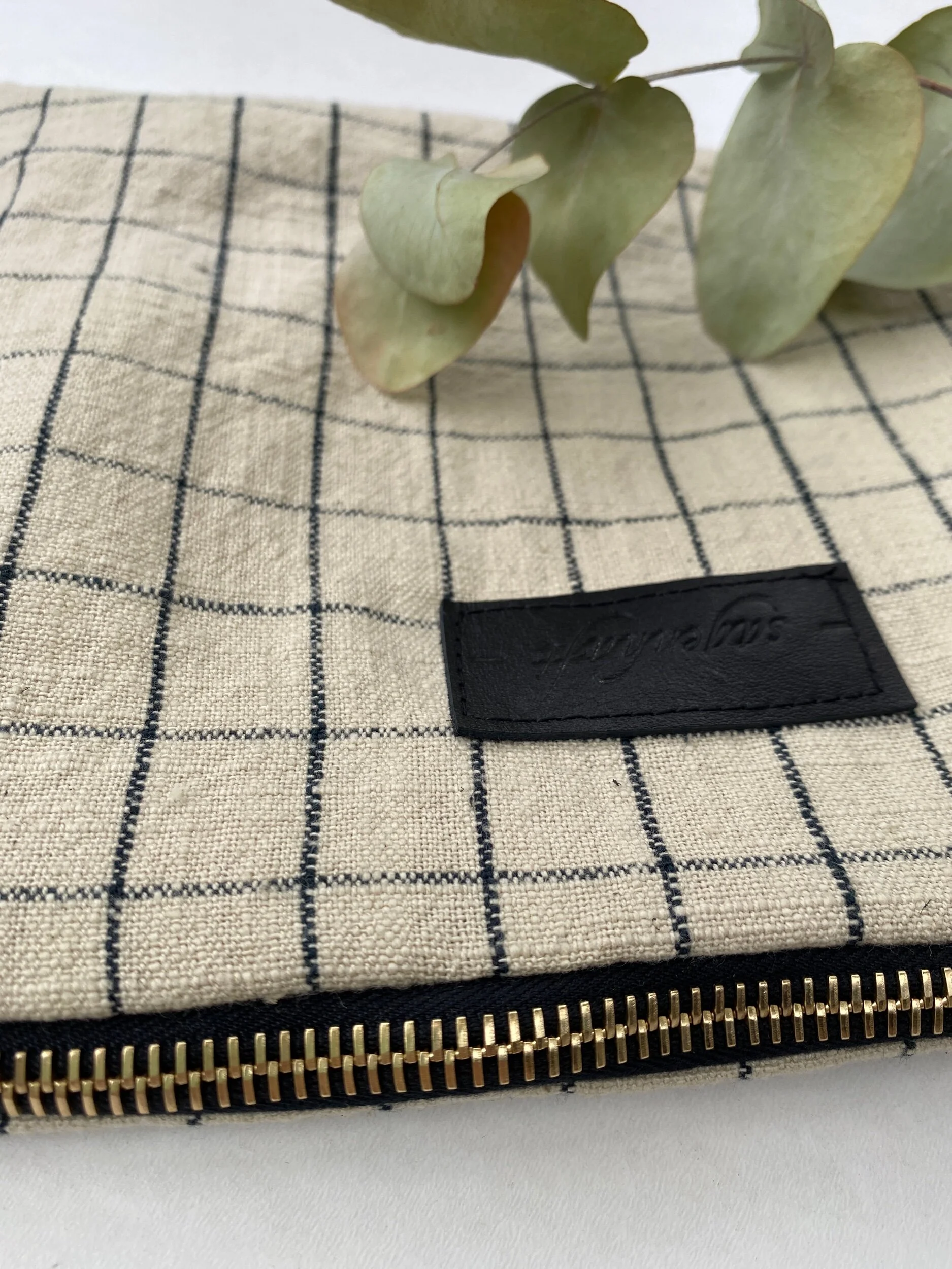 84BCEA01-D163-4B46-8D47-1E2816315E62