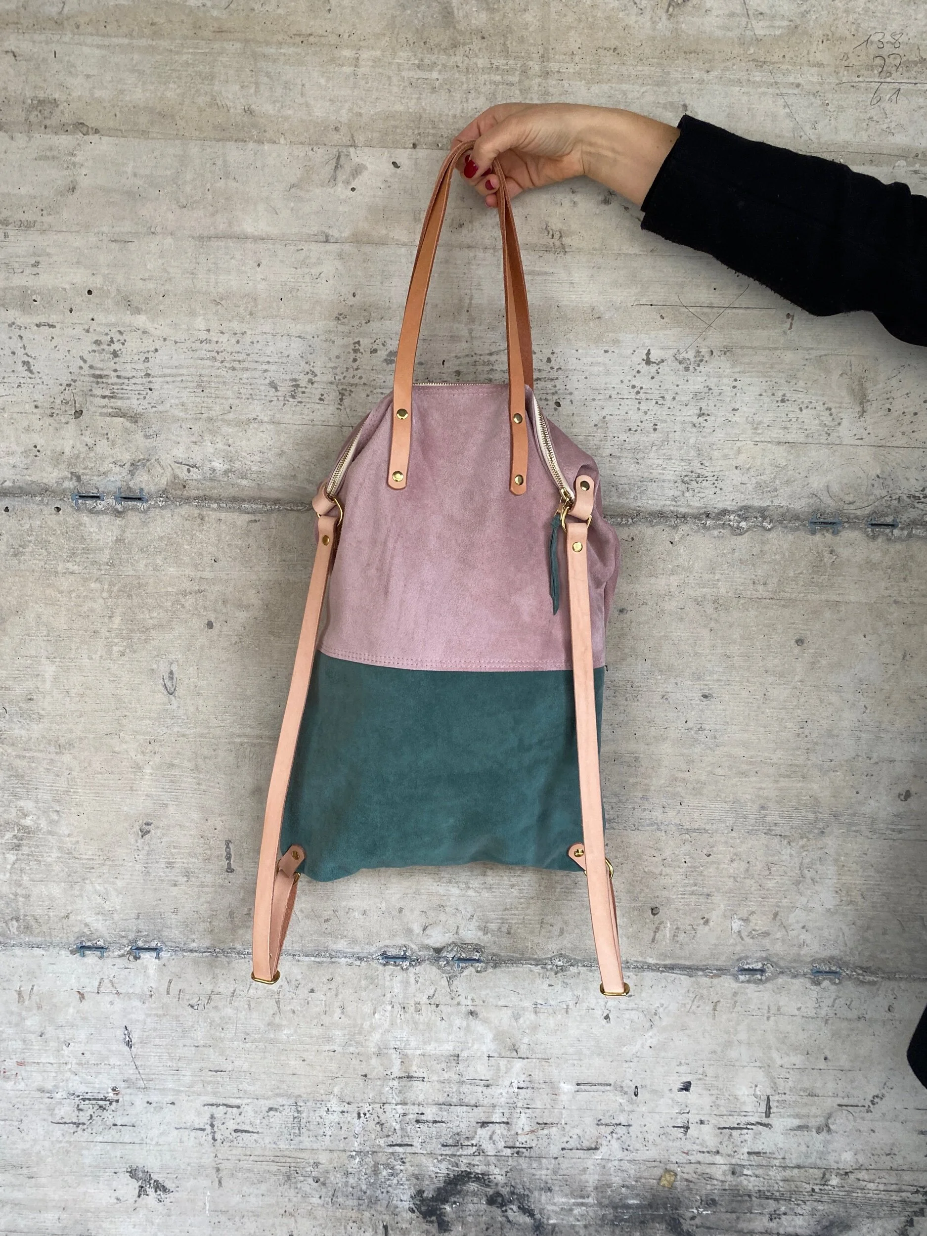 BAB62F92-0863-4350-94C3-203DEAC2779E