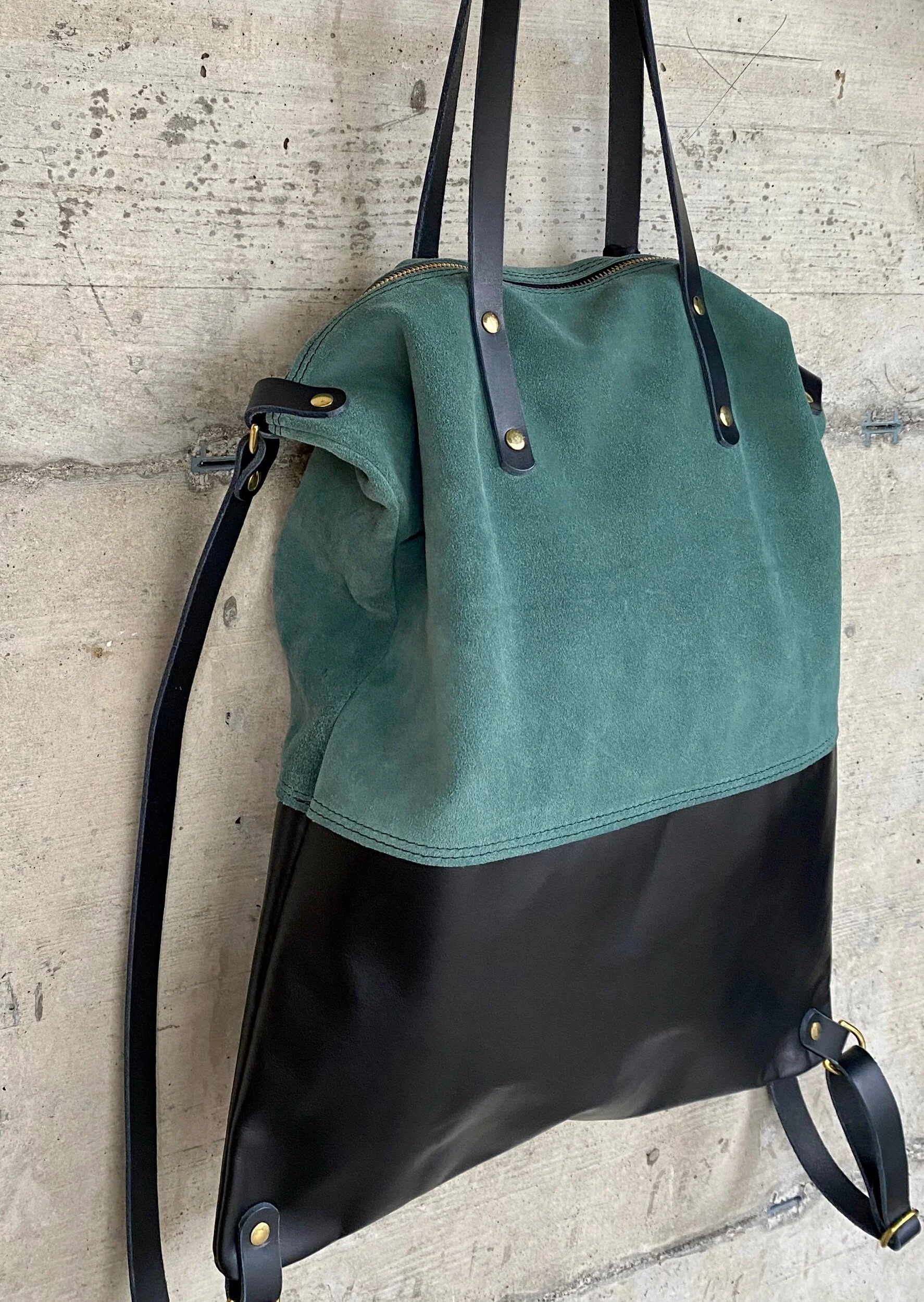 3B35C3DD-3207-420F-A701-881878FCC1FD