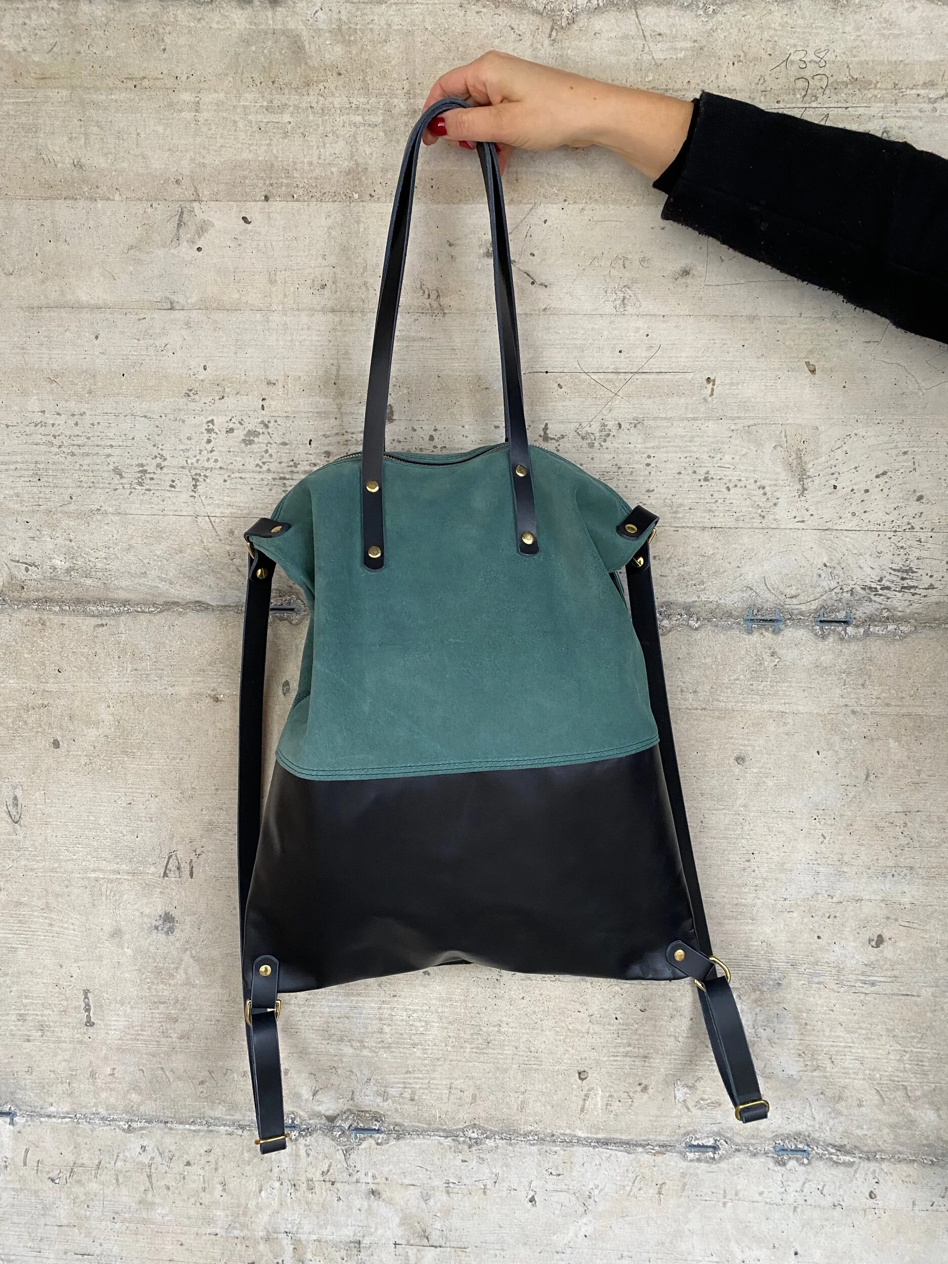 72065239-AB50-481B-86EF-5A66F488792A