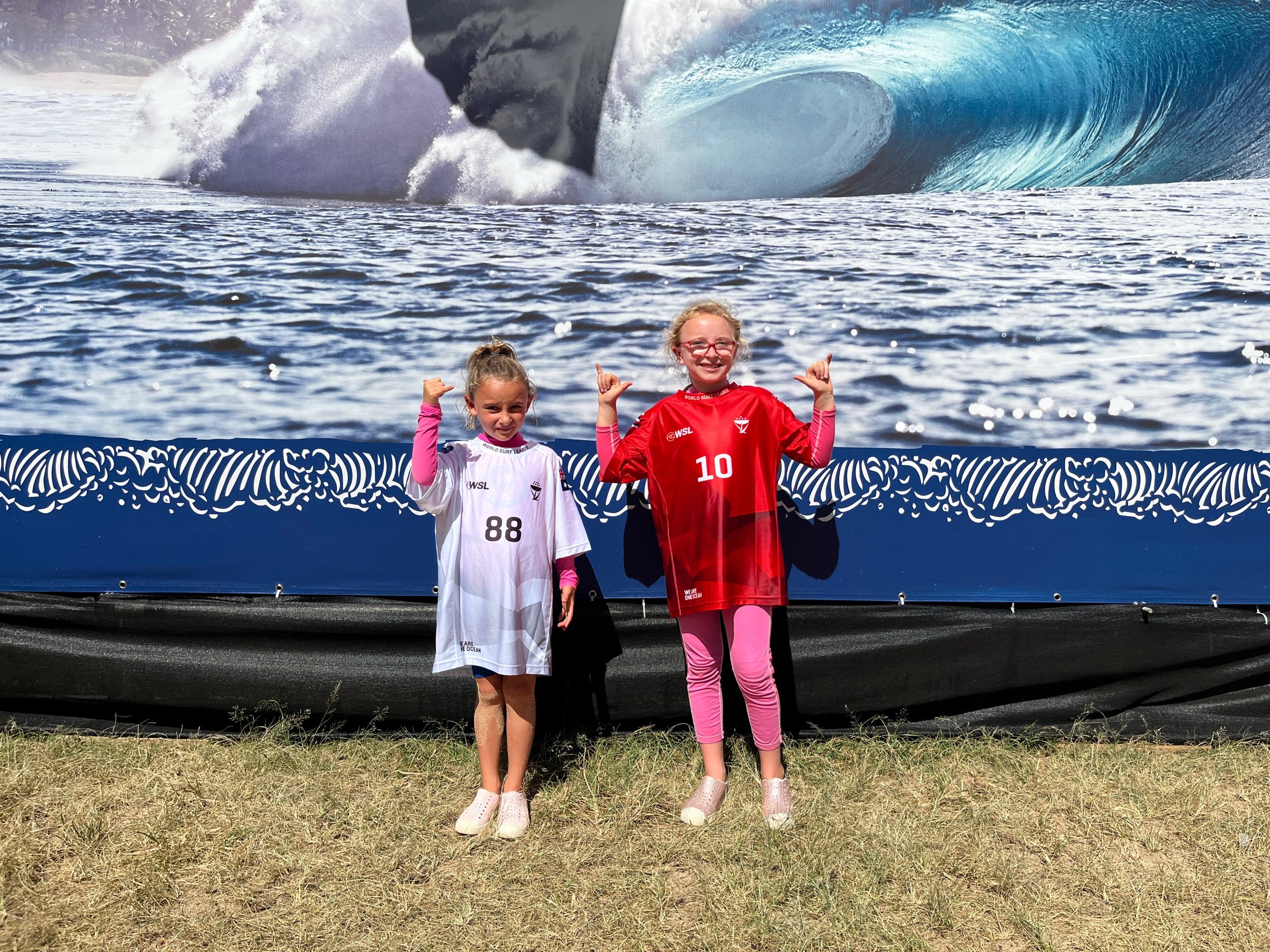 Scarlett and Nora at Pipeline, O'ahu, Hawaii (January 2022)