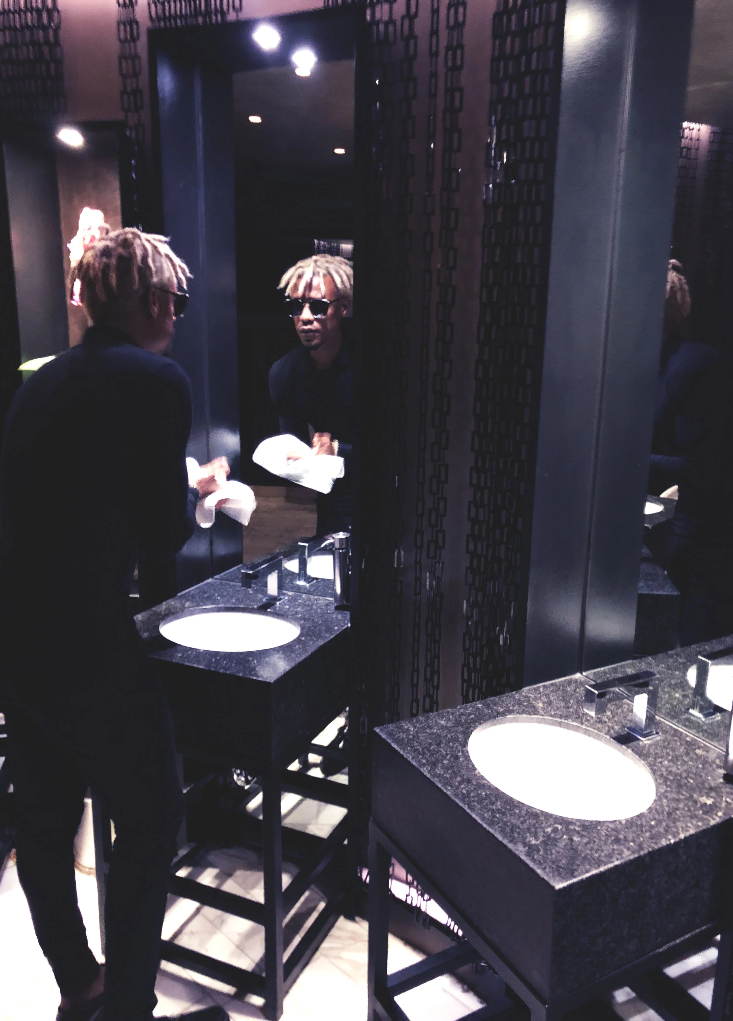 Download: Artist "Dos" feat. Her Friend