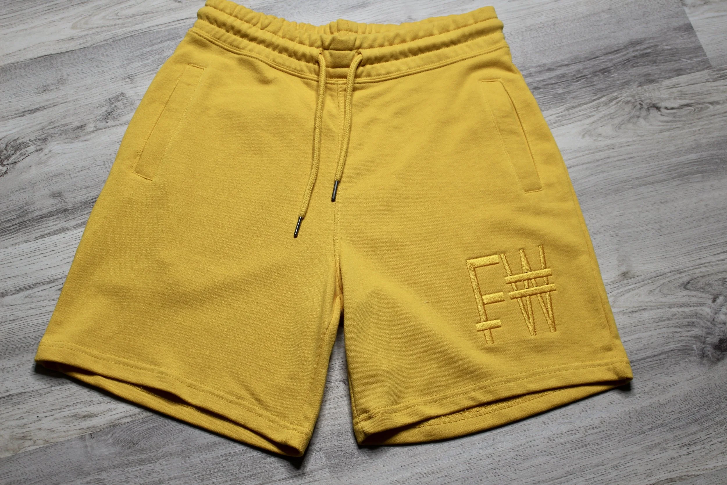 MUSTARD CURRENCY SHORT