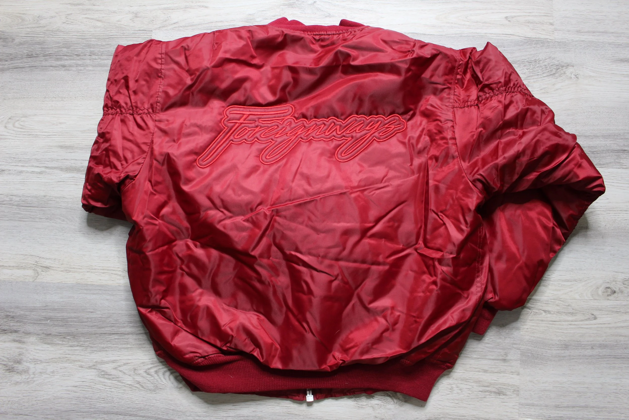 SCRIPT BOMBER RED