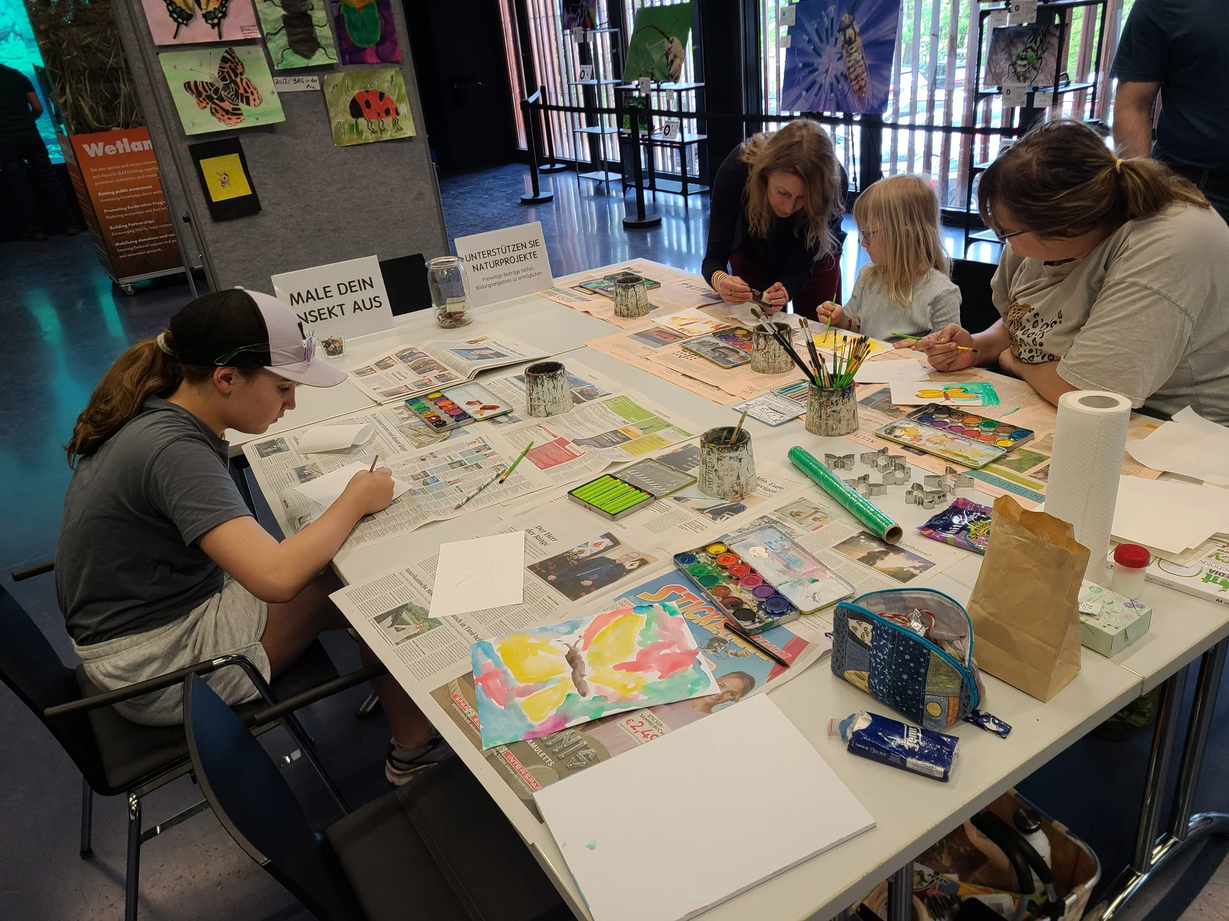 overlooking-lens-alpenzoo-kids-painting-insects-guided-by-ulla-01.jpg