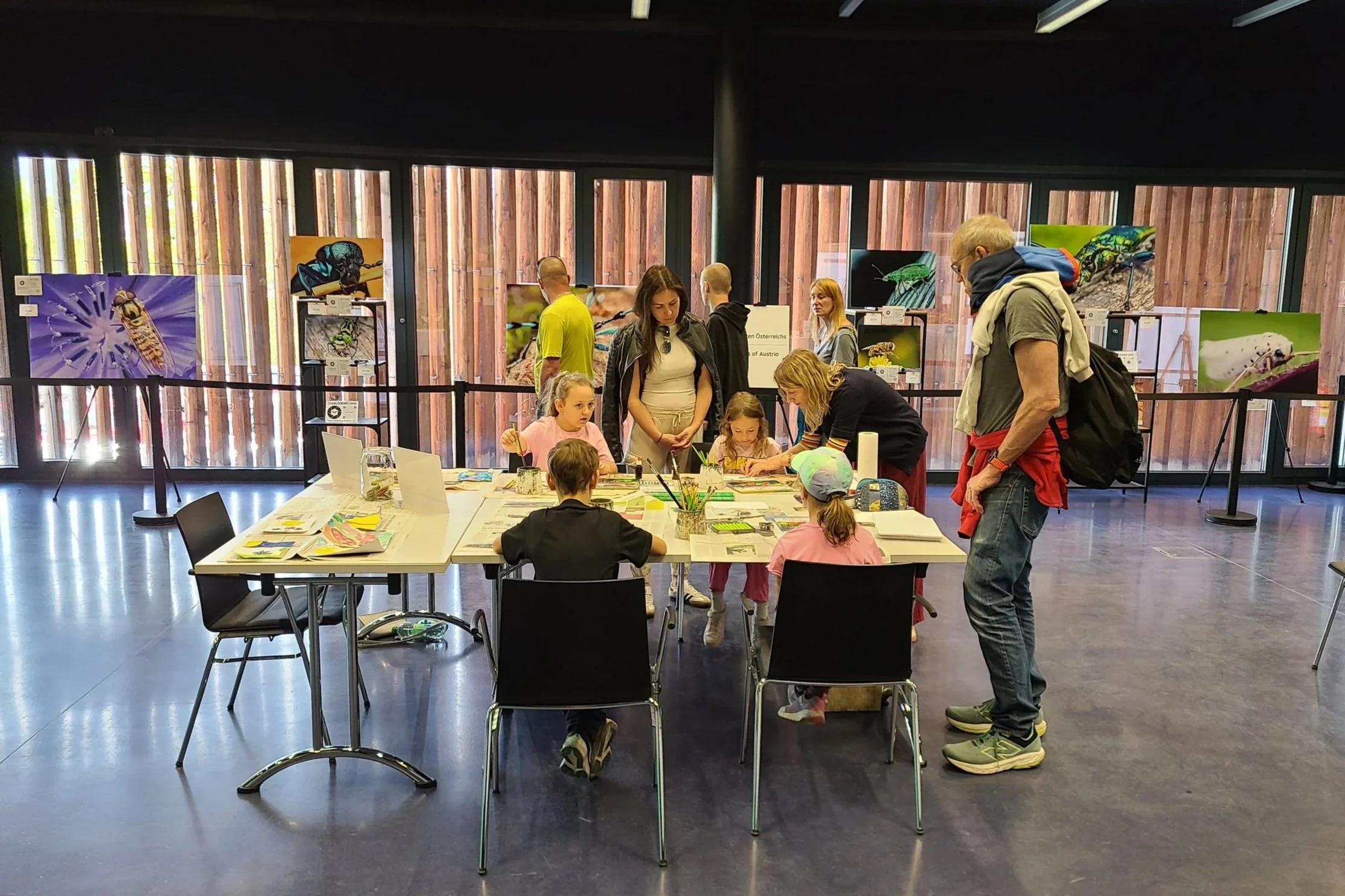 overlooking-lens-alpenzoo-kids-painting-insects-guided-by-ulla-03.jpg