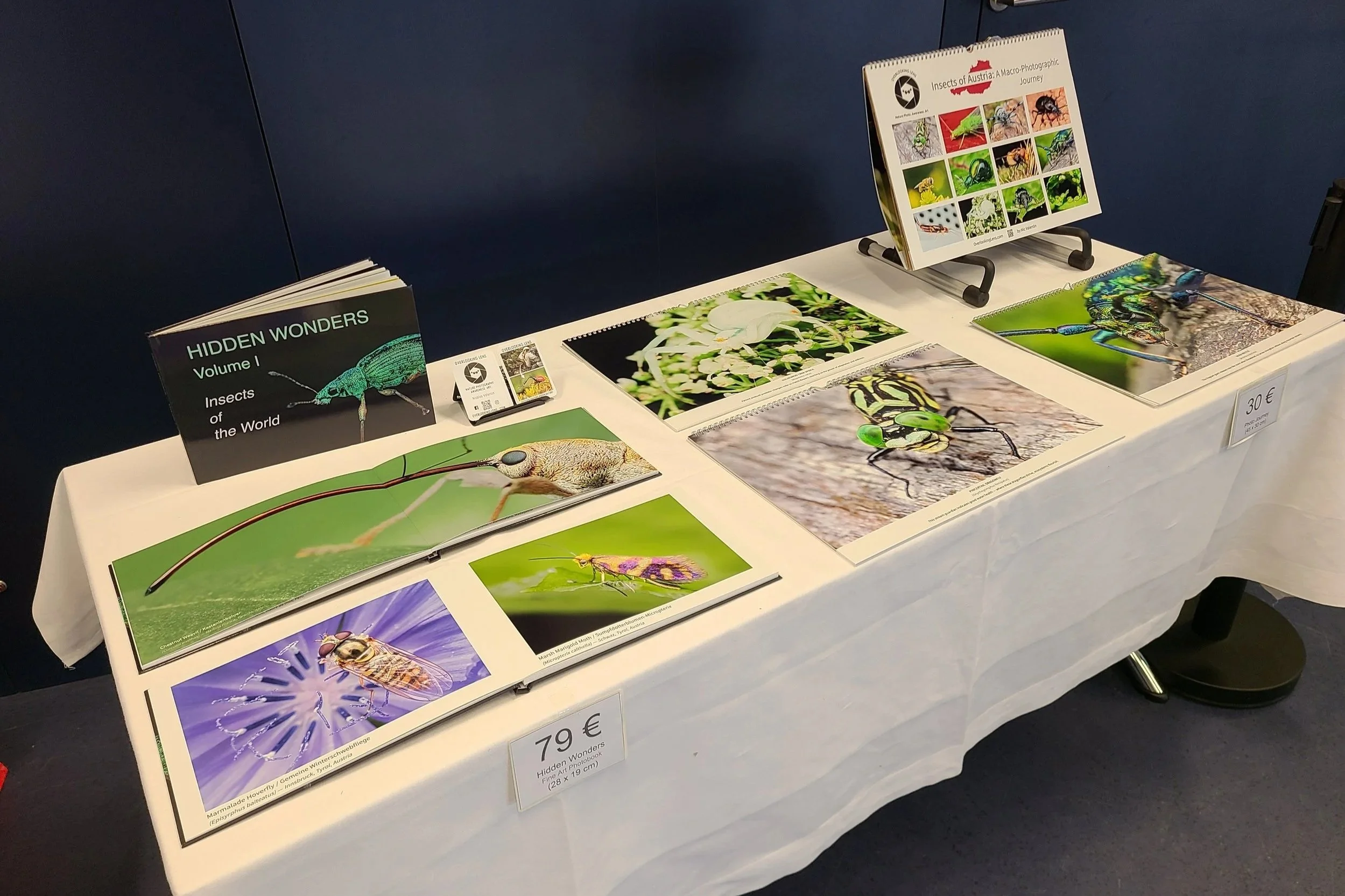 alpenzoo-shop-corner-calendars-photobooks-overlooking-lens.jpg