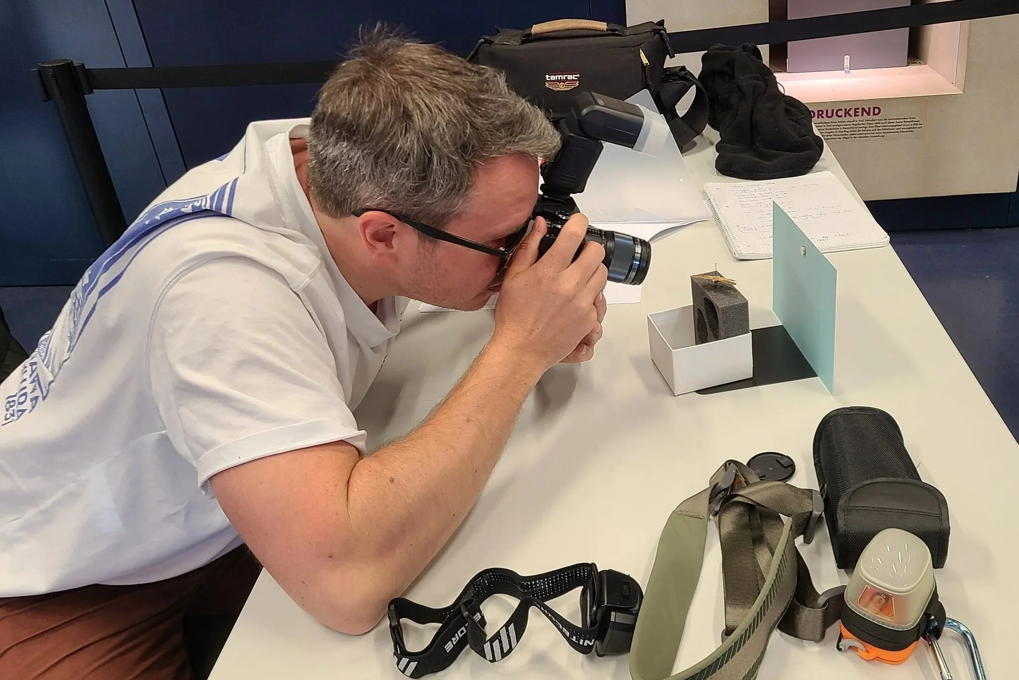 workshop-b-closeup-participant-taking-macro-shot-08.jpg