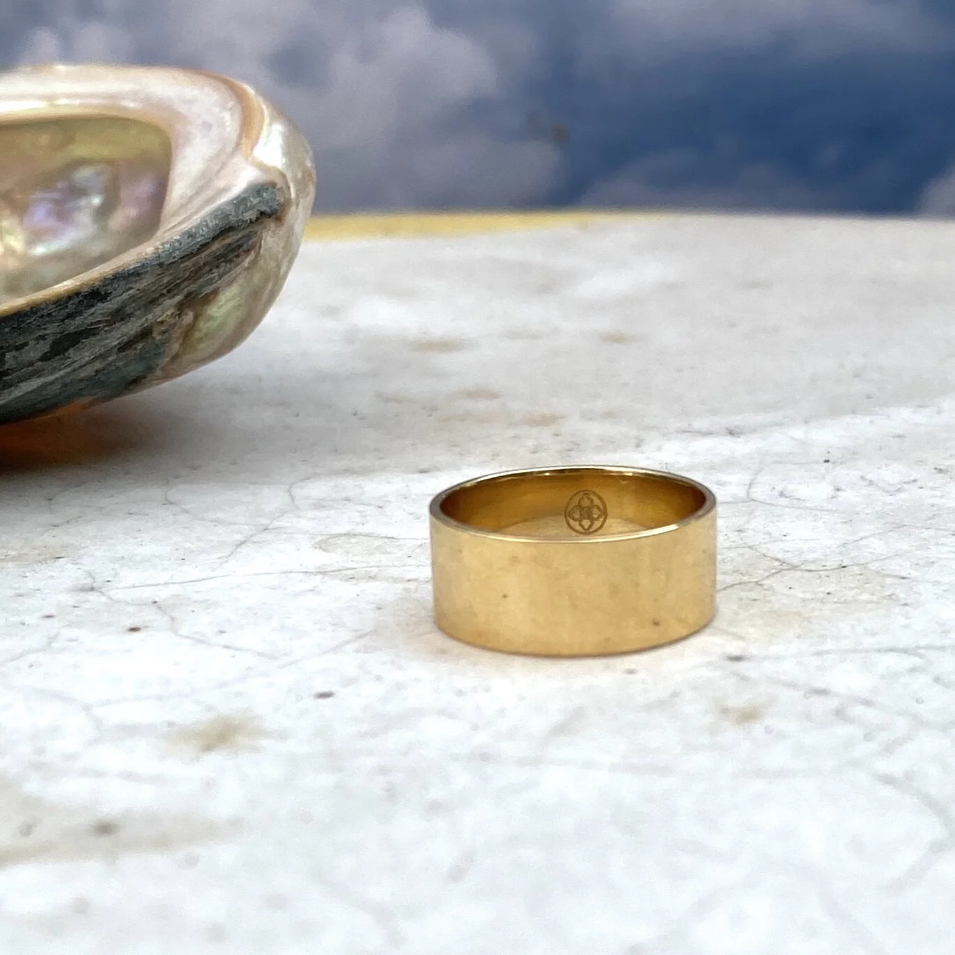 6F27F115-6D70-4453-8914-85A32EFB2D94