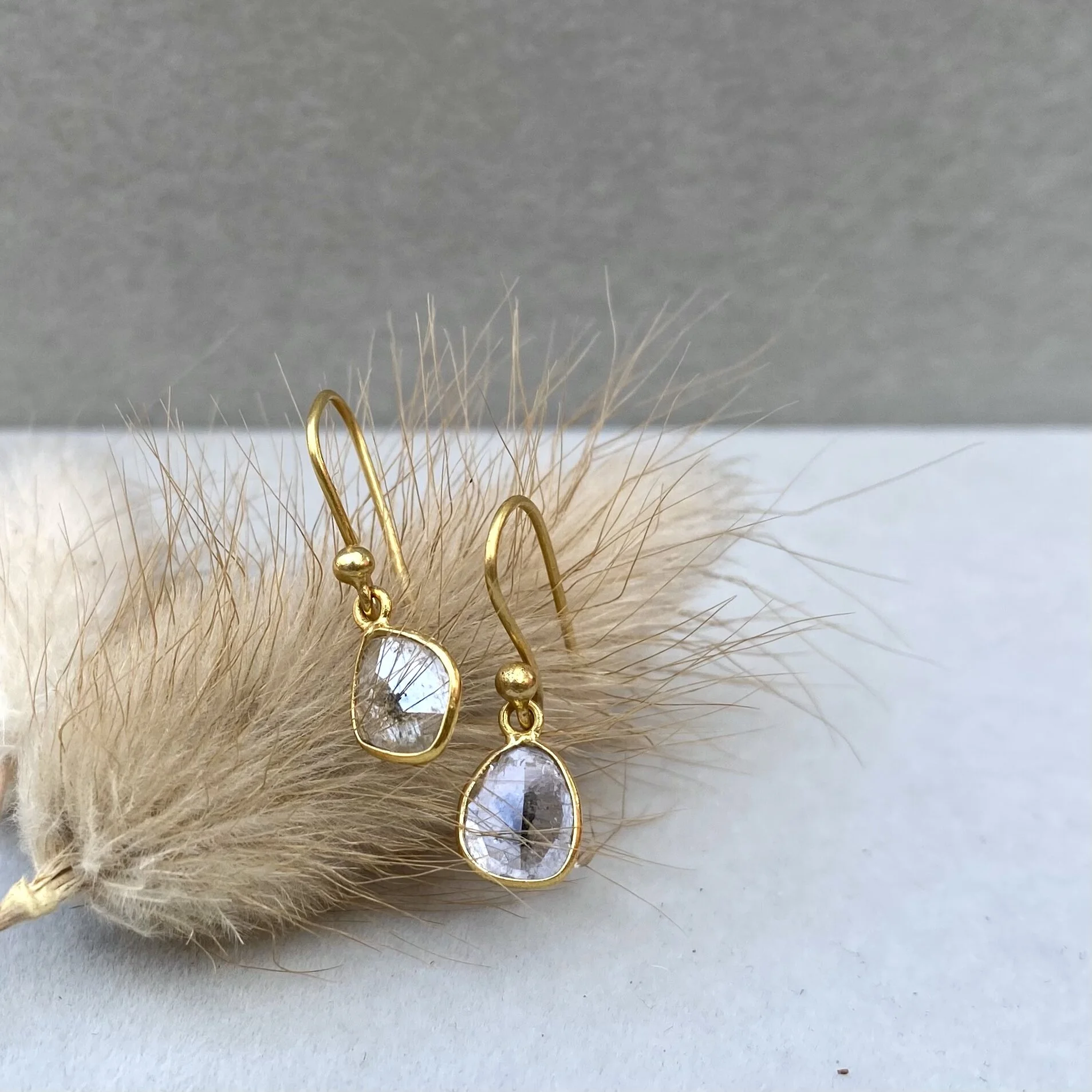 39FE4EC3-C3F9-475F-B3CE-A6BE06C16091