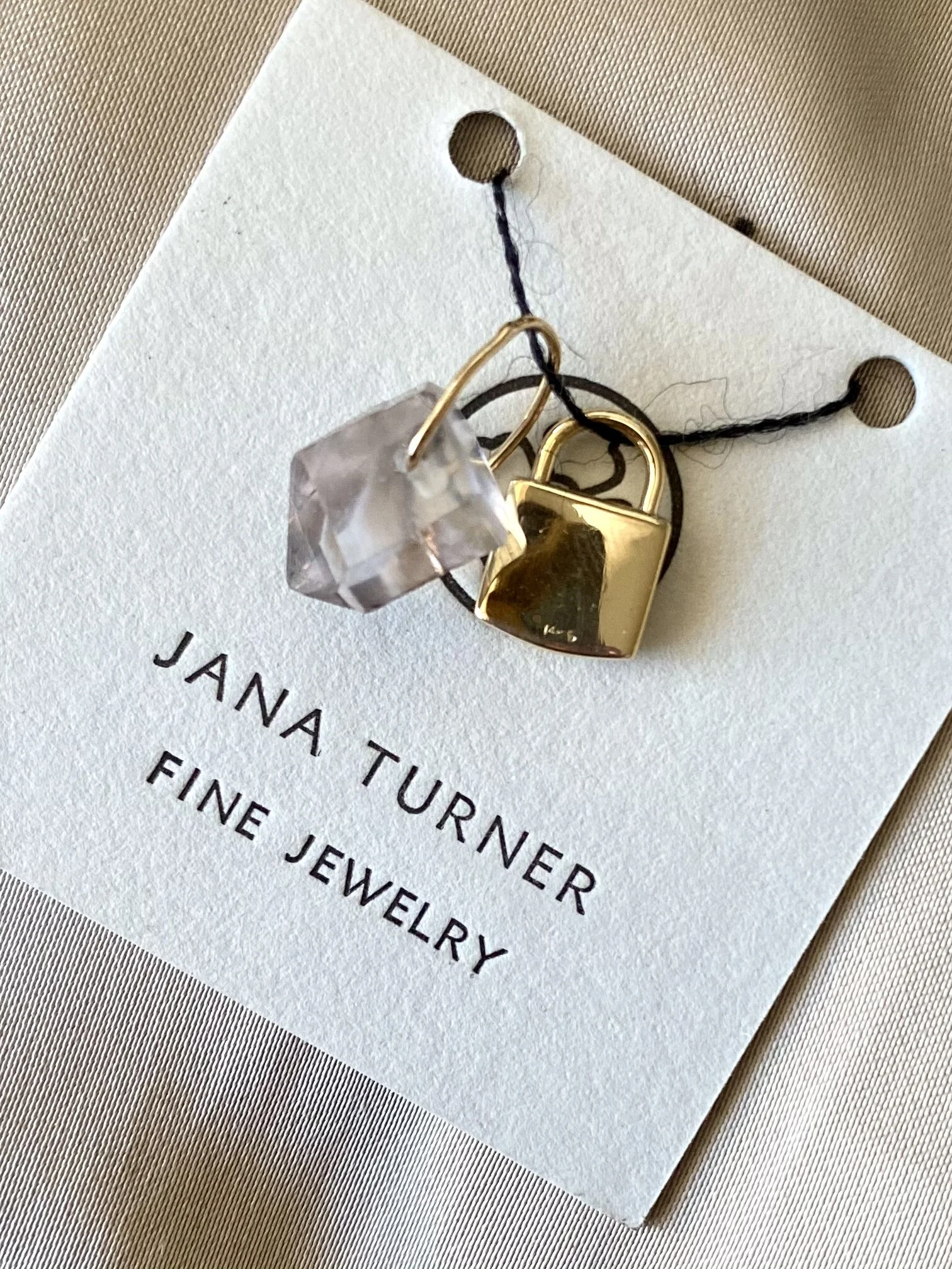 F4D638EE-B749-422F-AA4C-6C800F09D877