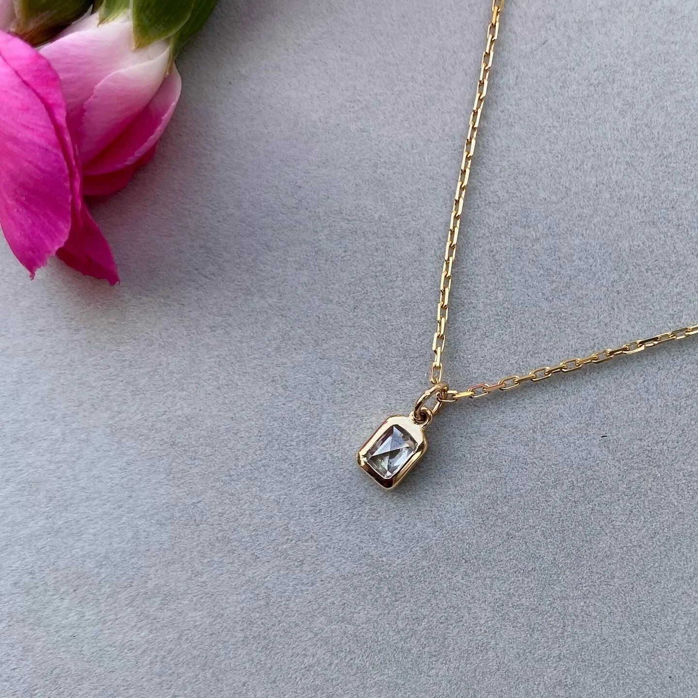 1EE6EFB9-2804-49E8-BAAE-C7425A44C720