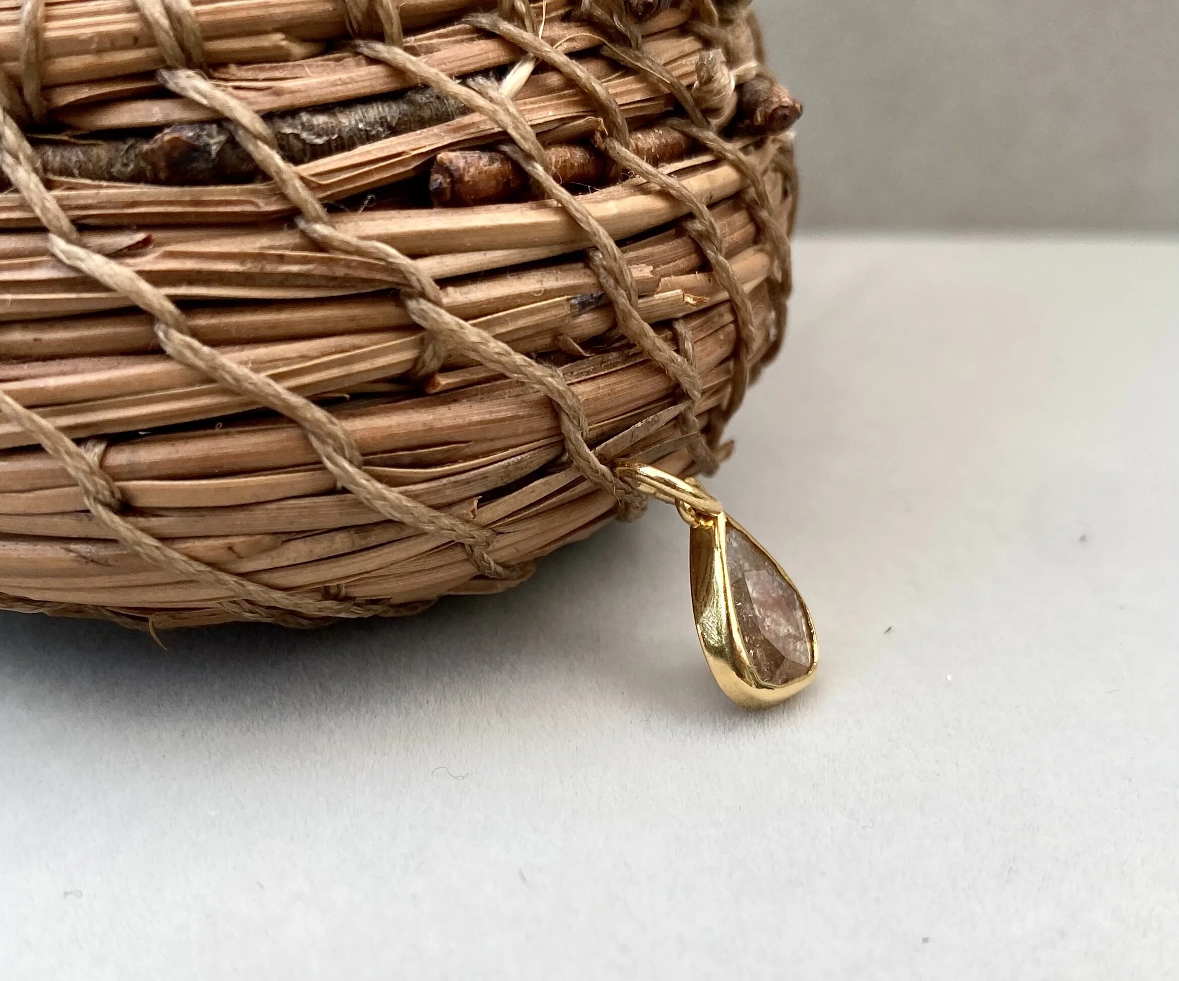 A44F226E-3EE6-40A5-8FB1-DFFE7C8654BA