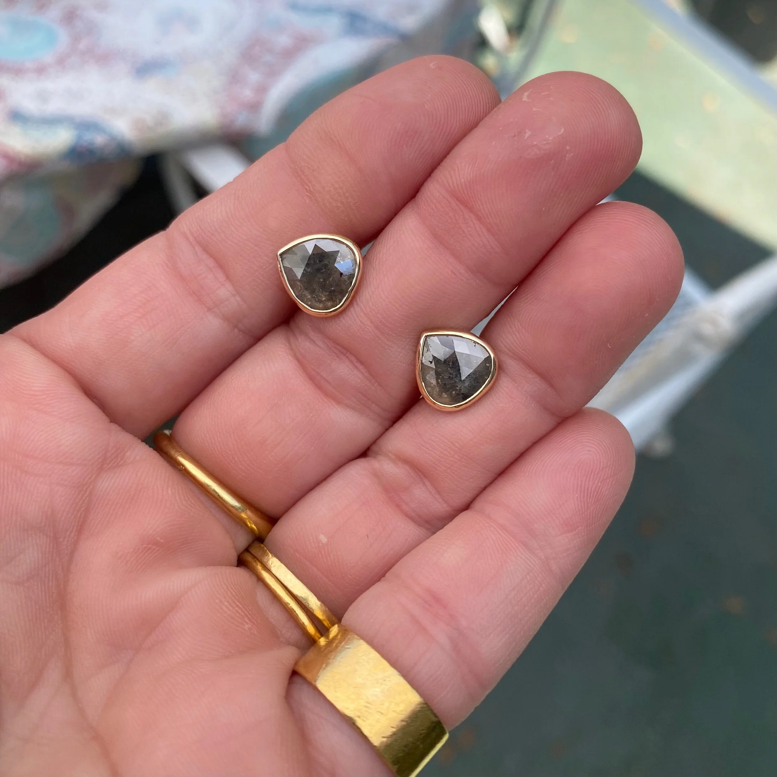 EC31DA5D-4A7D-4C43-B680-B79D0B644A1A